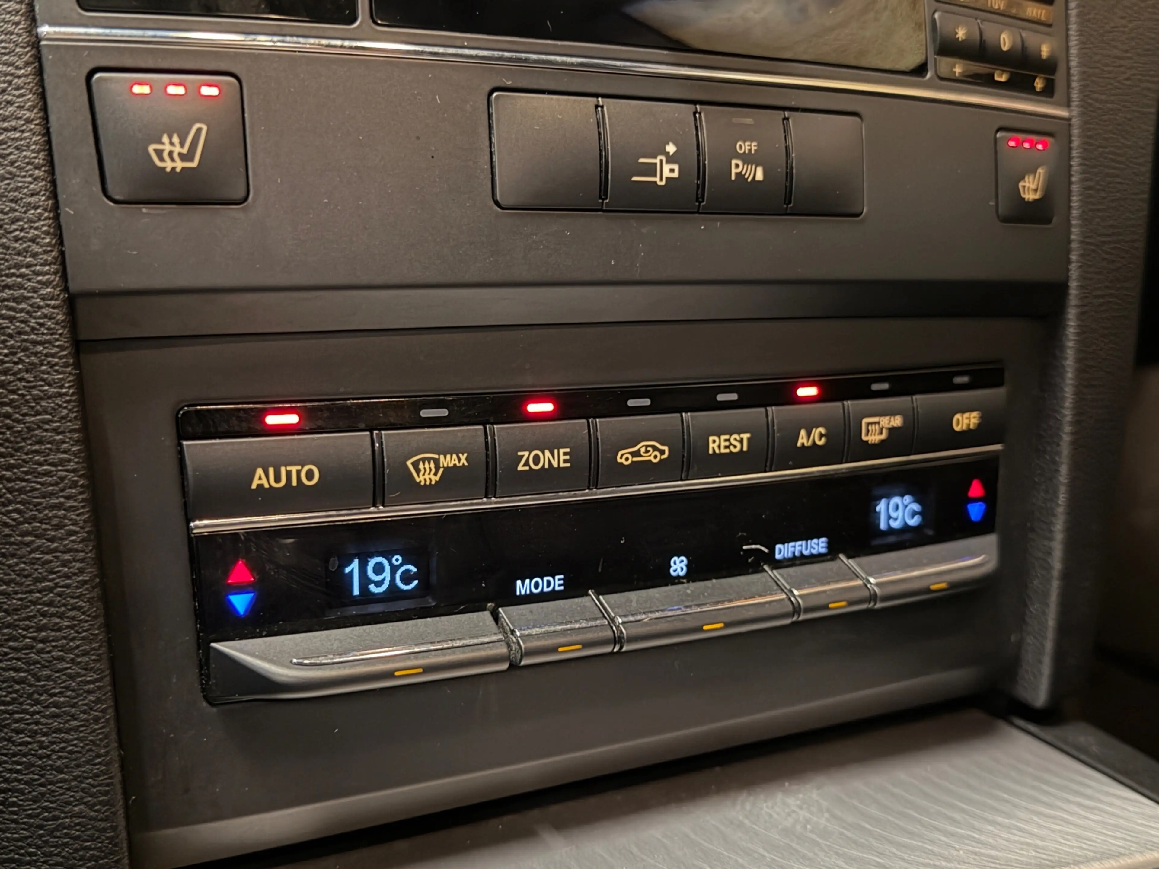 Mercedes-Benz E 350 Coupé CGI Elegance Automaat Leer Xenon — photo 26