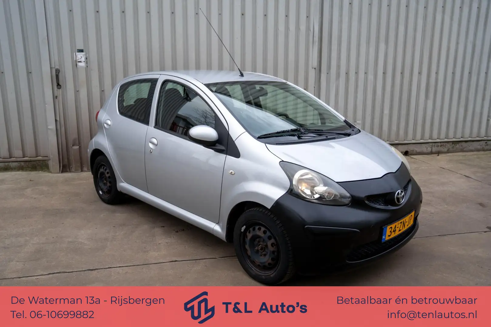 Toyota Aygo 1.0-12V + Grijs - 1