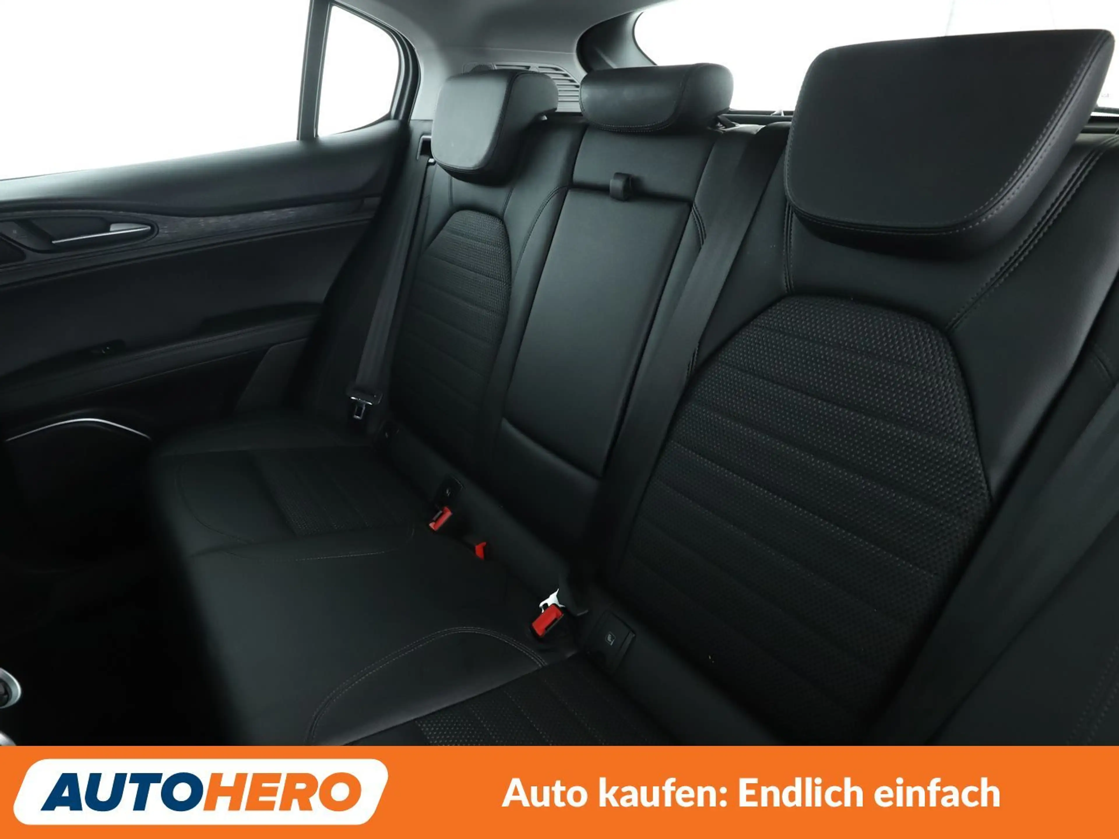 Alfa Romeo Stelvio 2.0 Turbo B-Tech Q4 Aut.*NAVI*BiXENON*CAM*SHZ* — photo 14