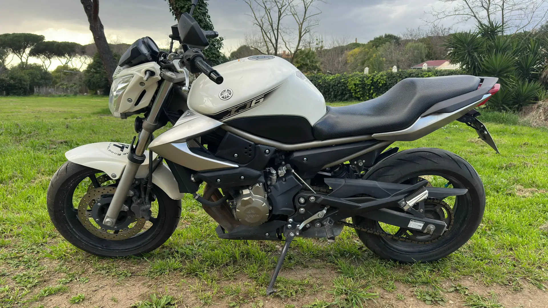 Yamaha XJ 6 Blanco - 1