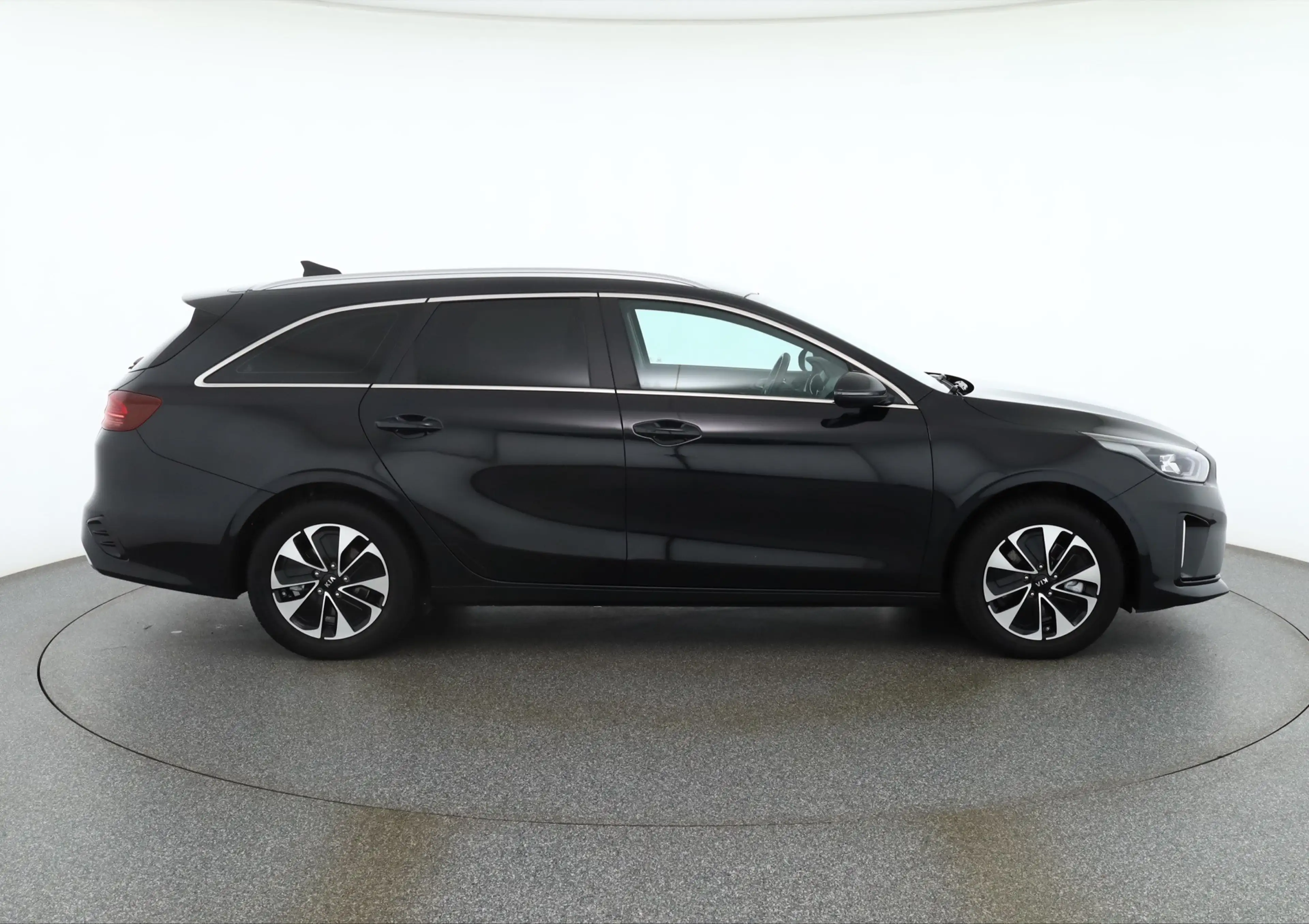 Kia Ceed SW / cee'd SW Ceed SW 1.6 Plug-in Hybrid Spirit LED Navi ACC — photo 6