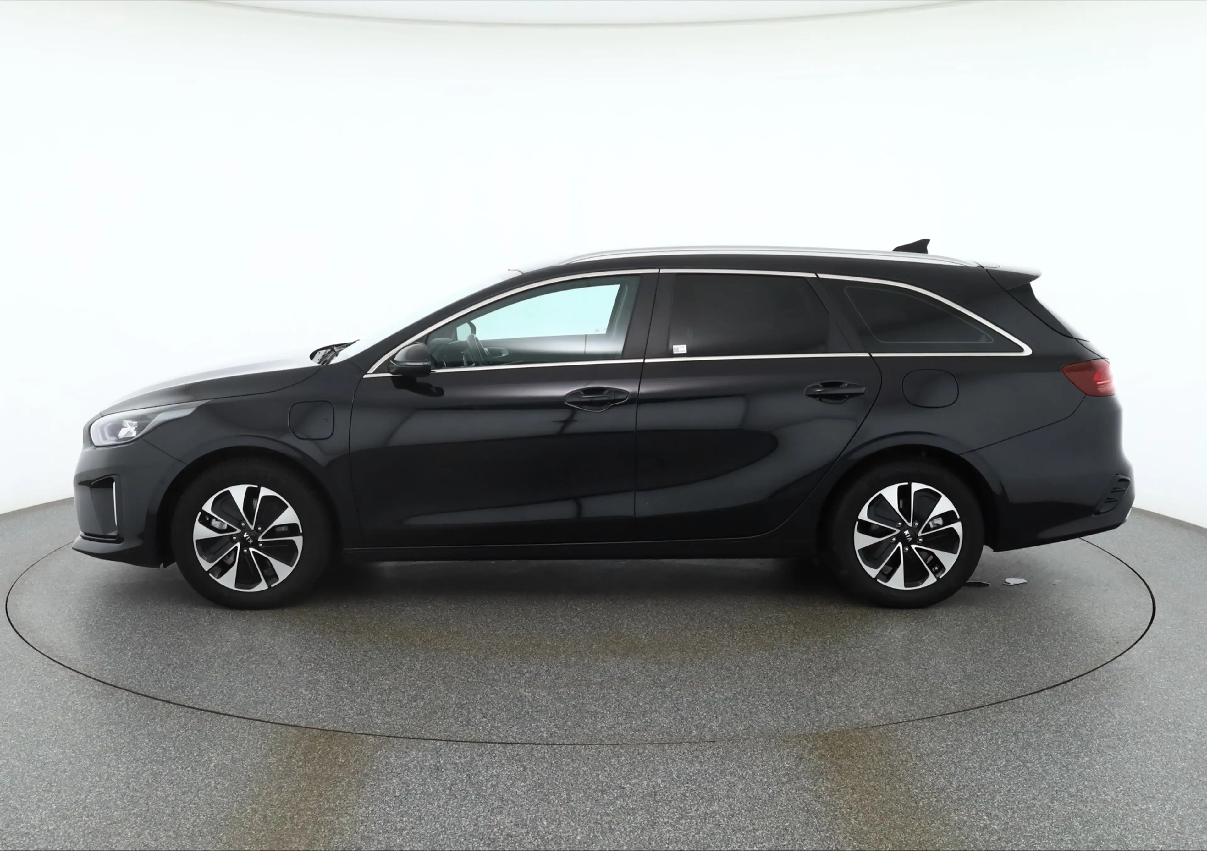 Kia Ceed SW / cee'd SW Ceed SW 1.6 Plug-in Hybrid Spirit LED Navi ACC — photo 2