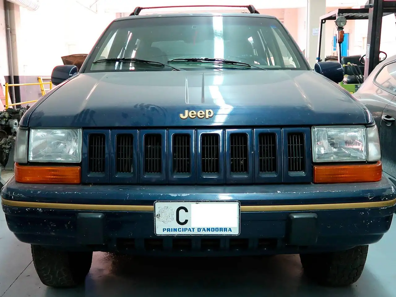 Jeep Grand Cherokee 5.2 Limited V8 Aut., foto 2