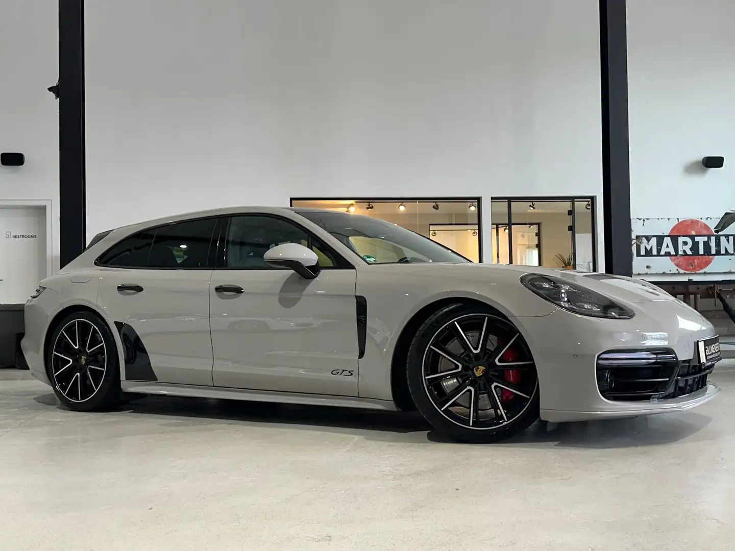 Porsche Panamera Sport Turismo GTS *Rear Seat ,Approved* Grau - 2
