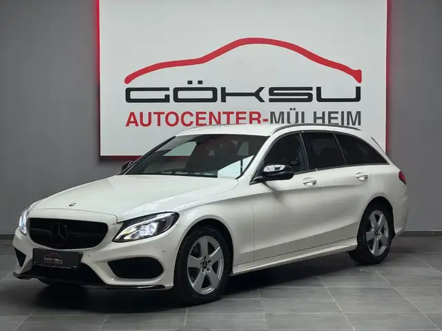 Mercedes-Benz 220 main image