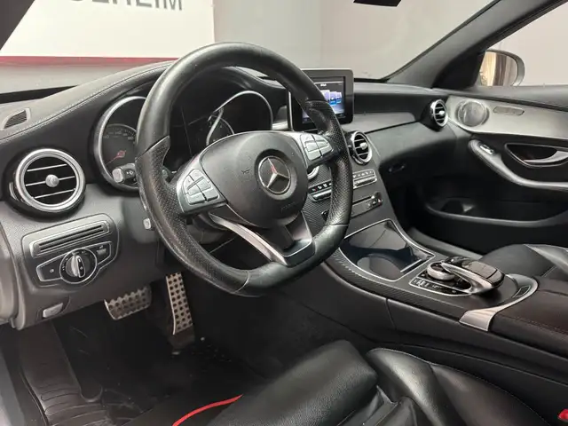 Mercedes-Benz 220 view 12