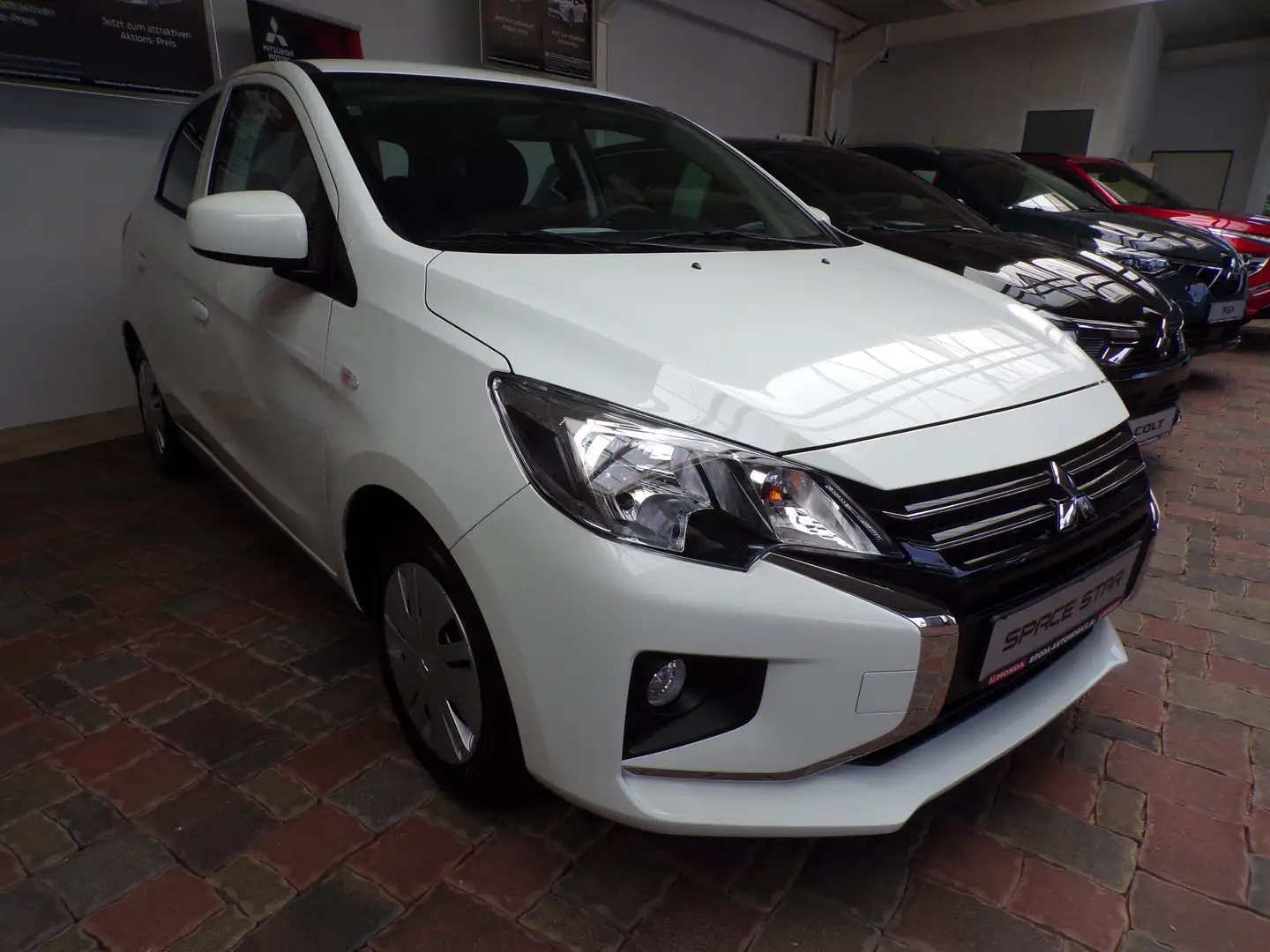Mitsubishi Space Star 1.2 Select Blanc - 2