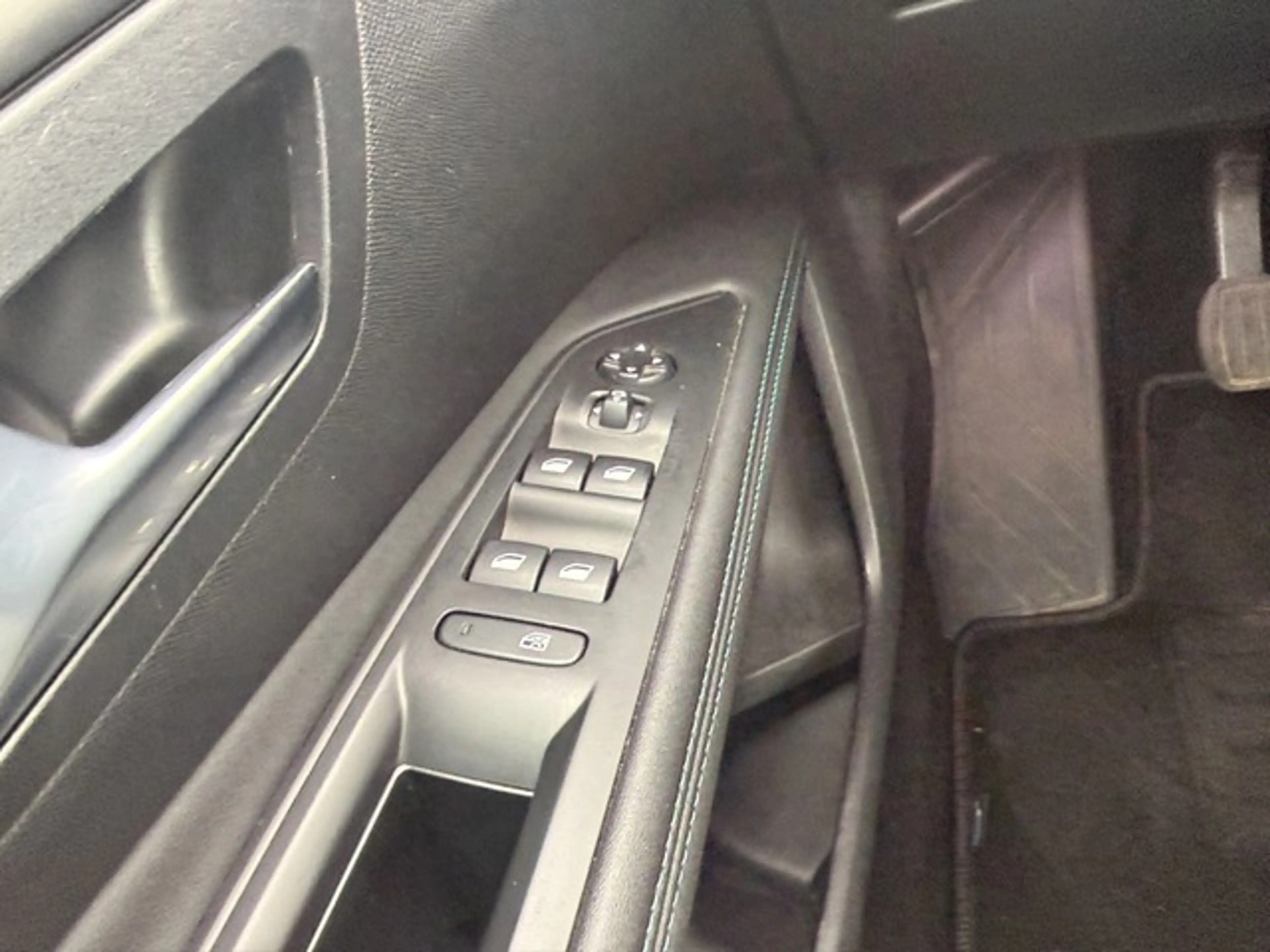 Peugeot 3008 Allure Pack KAMERA SHZ PDC — photo 14
