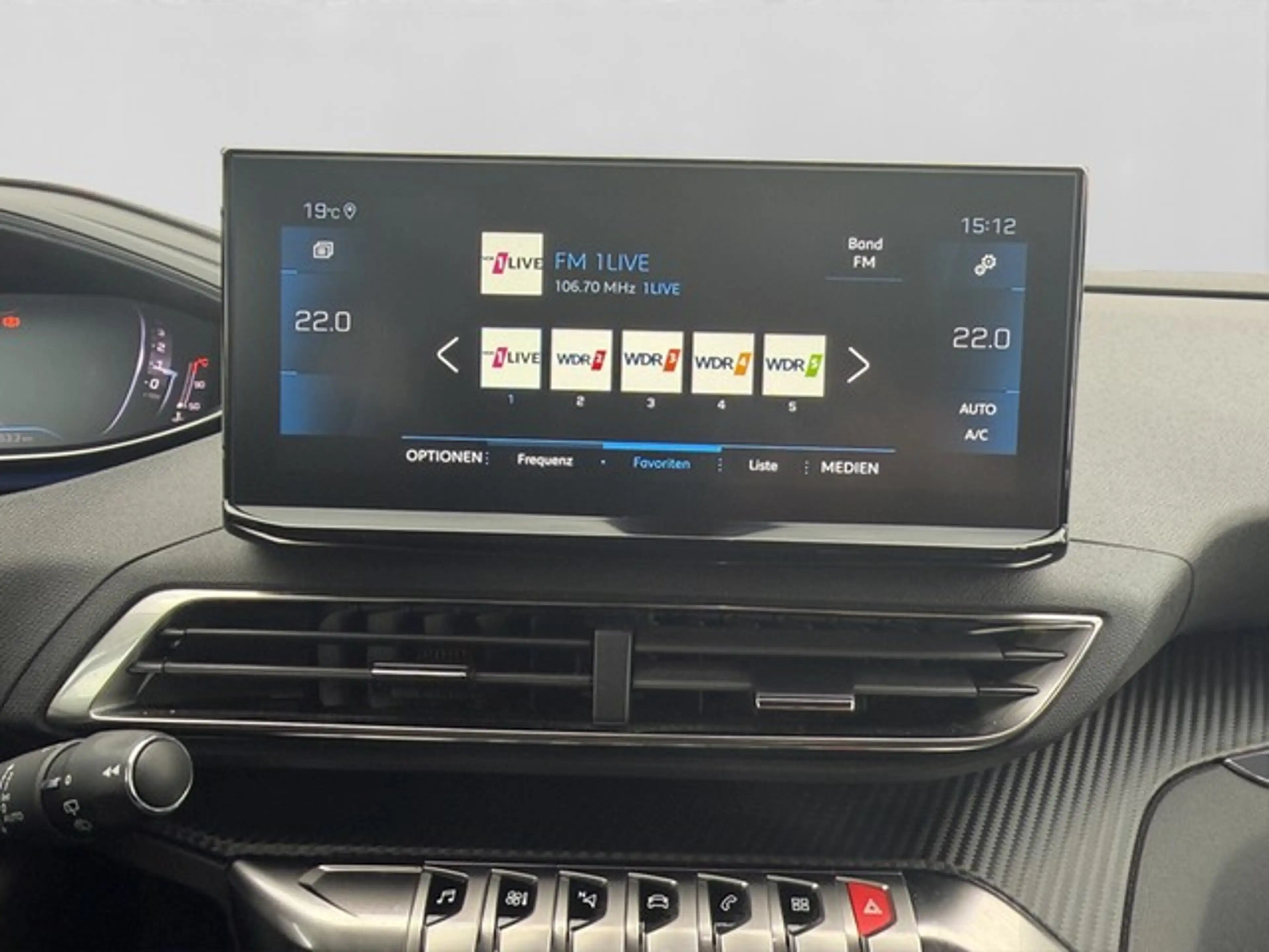 Peugeot 3008 Allure Pack KAMERA SHZ PDC — photo 12