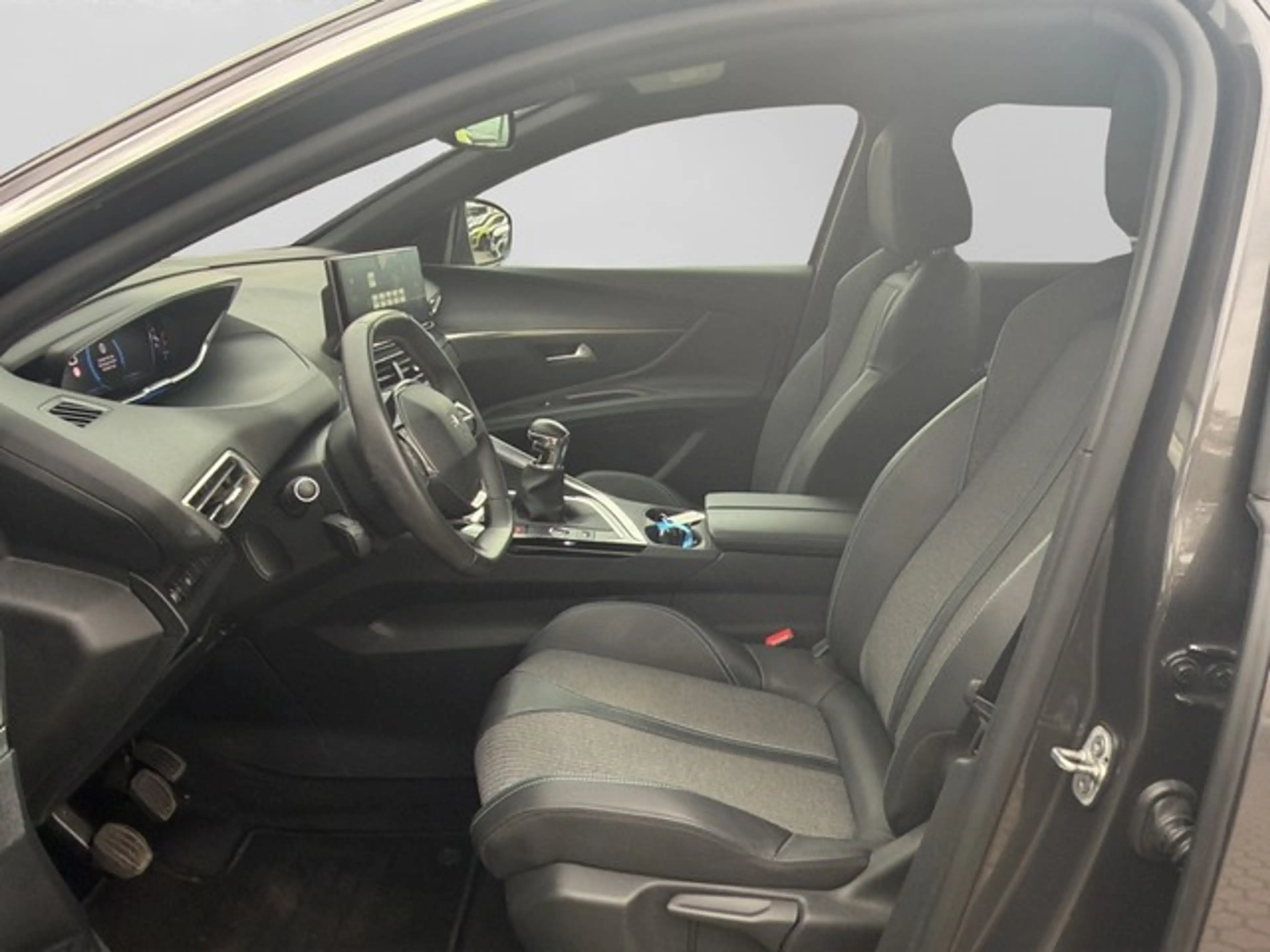 Peugeot 3008 Allure Pack KAMERA SHZ PDC — photo 8