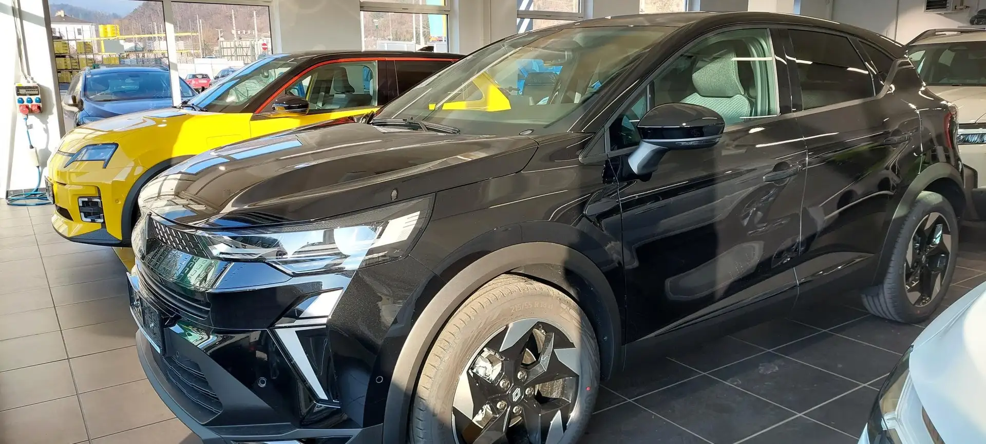 Renault Captur Techno TCe90 Schwarz - 2