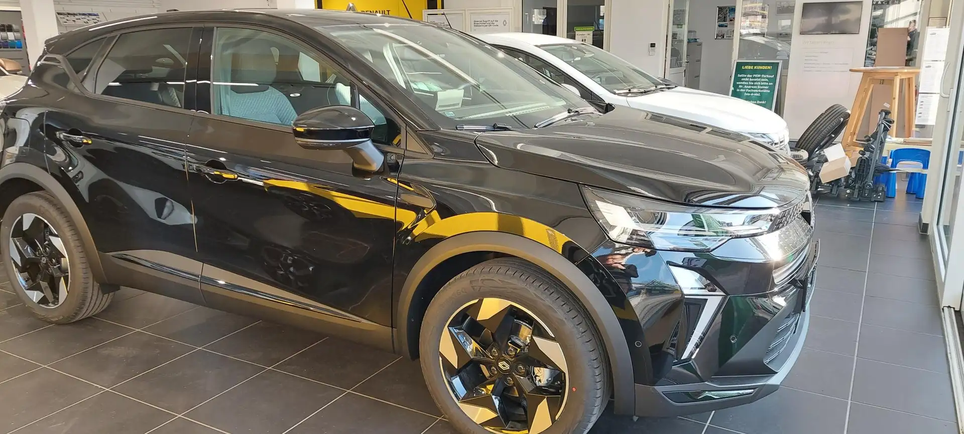 Renault Captur Techno TCe90 Schwarz - 1