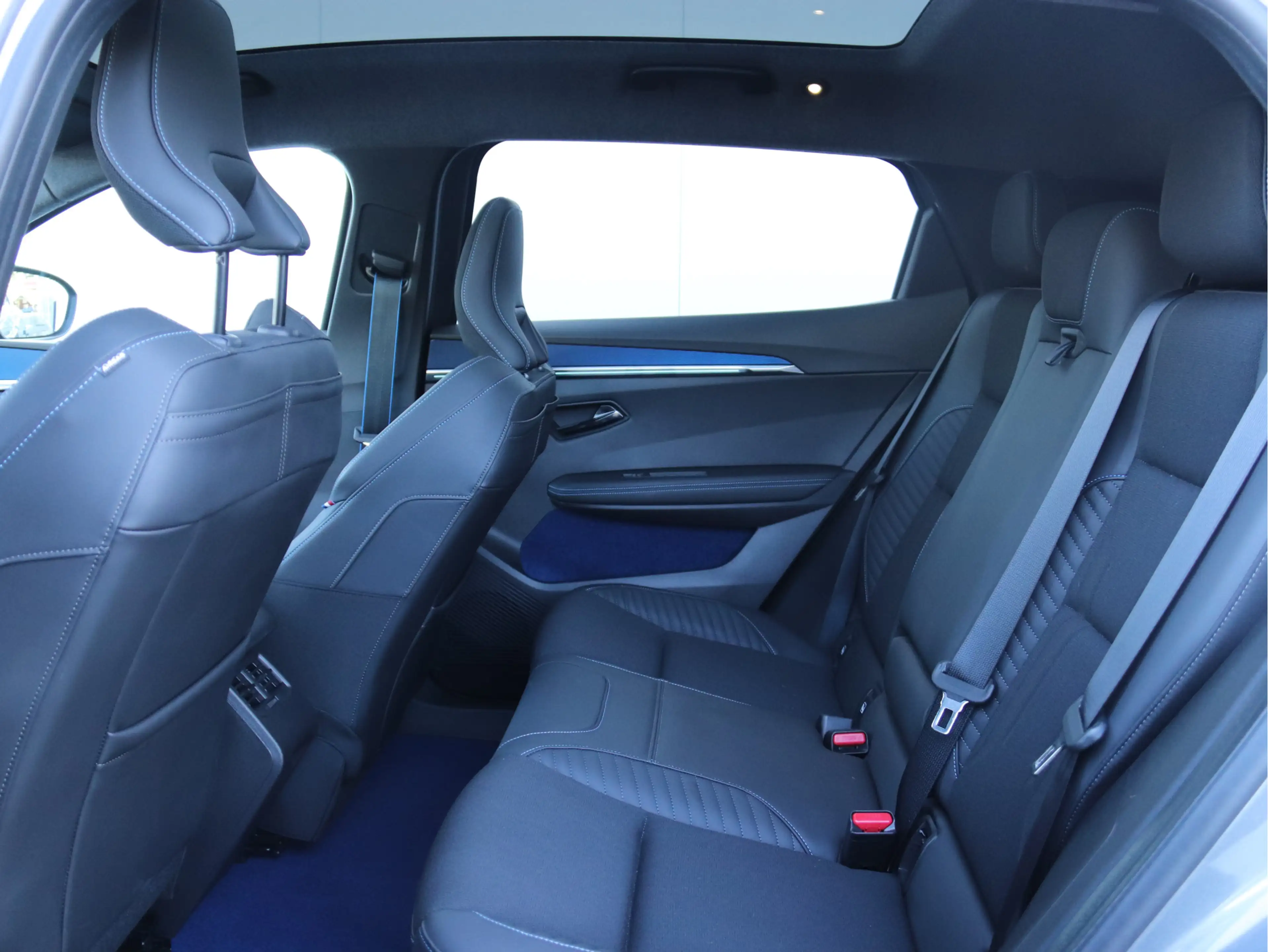Renault Scenic E-Tech EV87 long range esprit Alpine PANORAMADAK / — photo 7