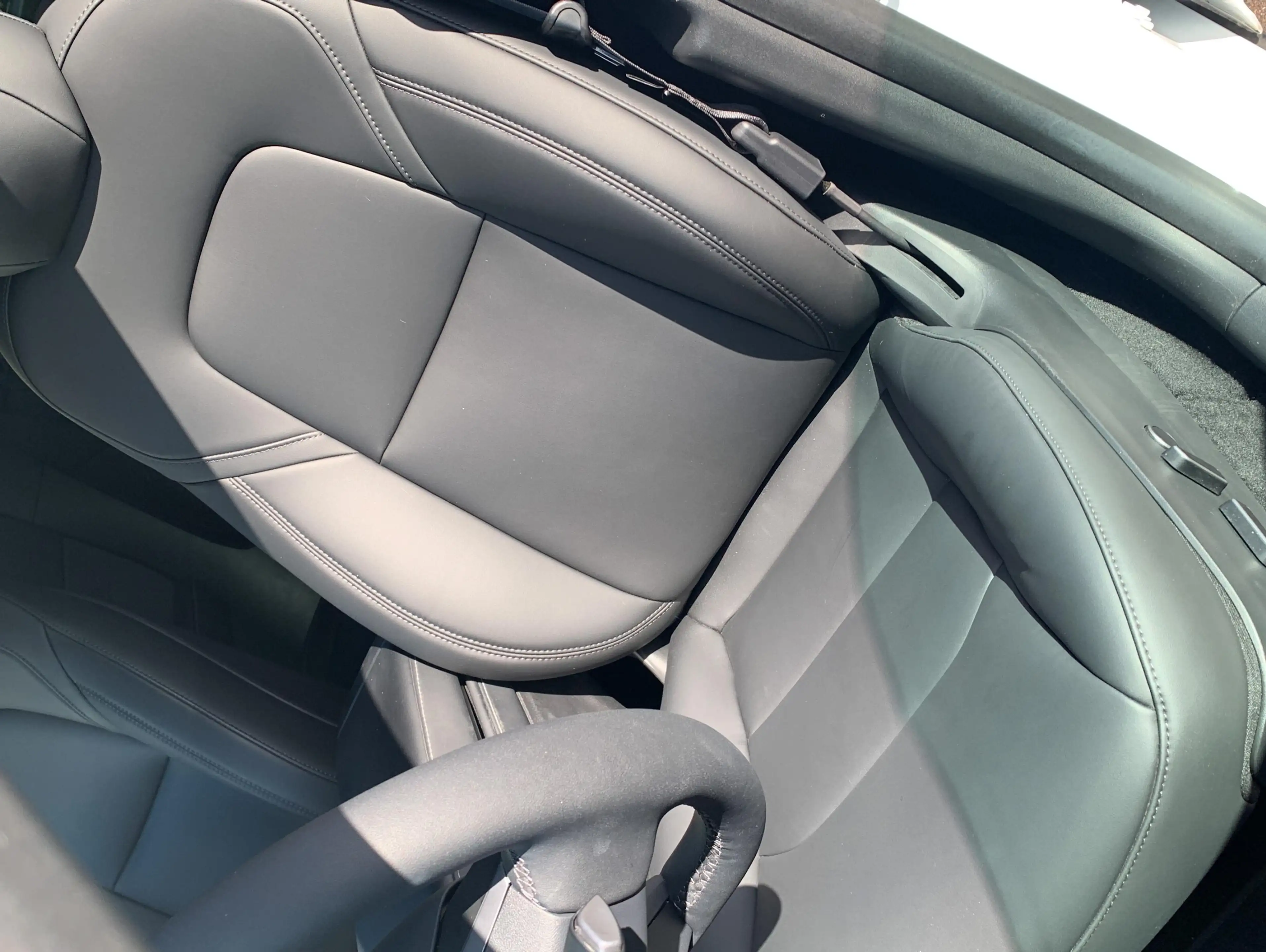Tesla Model Y Long Range AWD* Mwst ausweisbar* 1.Hand — photo 15