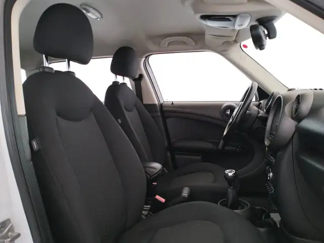 MINI Countryman view 11