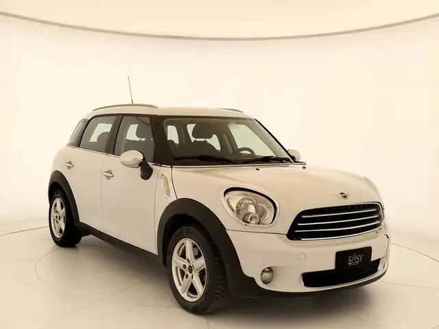 MINI Countryman view 3