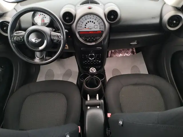 MINI Countryman view 7