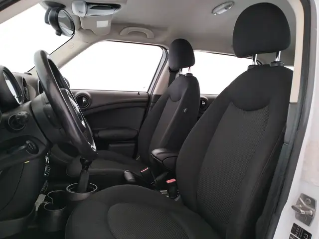 MINI Countryman view 9