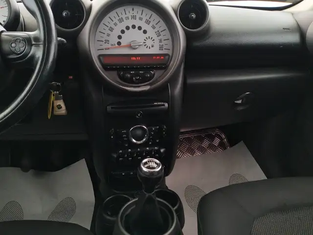 MINI Countryman view 14