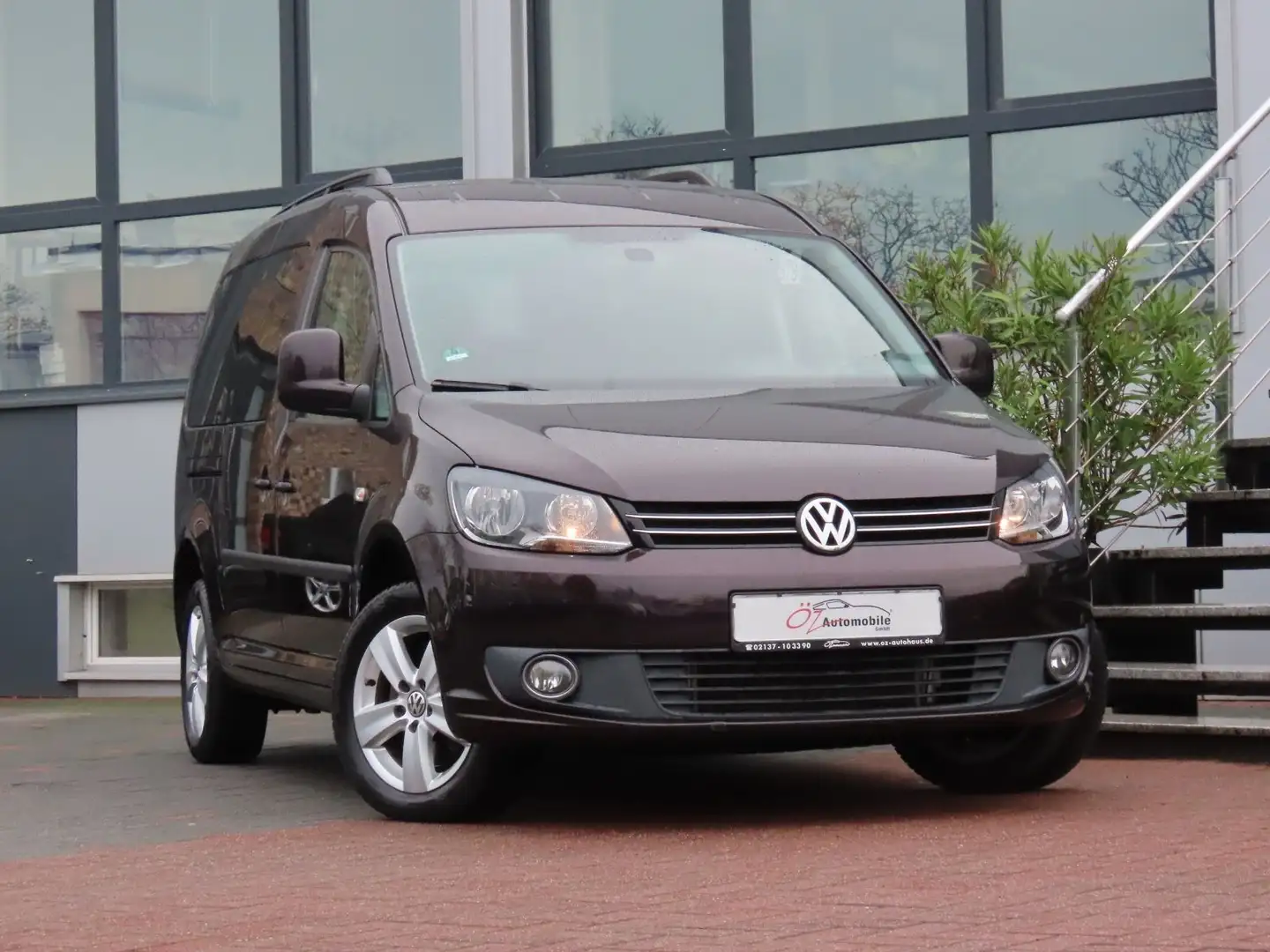 Volkswagen Caddy 1,6TDI 75kW DSG Maxi Comfortline Violet - 1