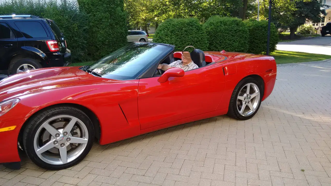 Chevrolet Corvette снимка Chevrolet Corvette