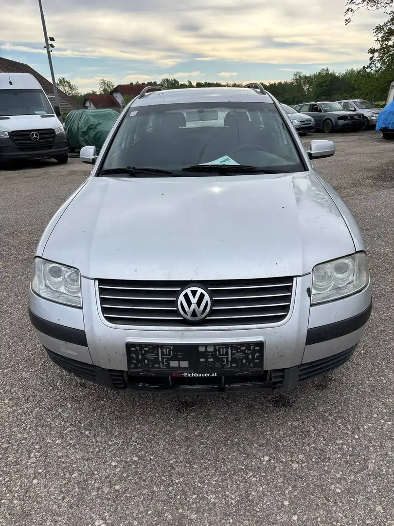 Volkswagen Passat Grau - 2