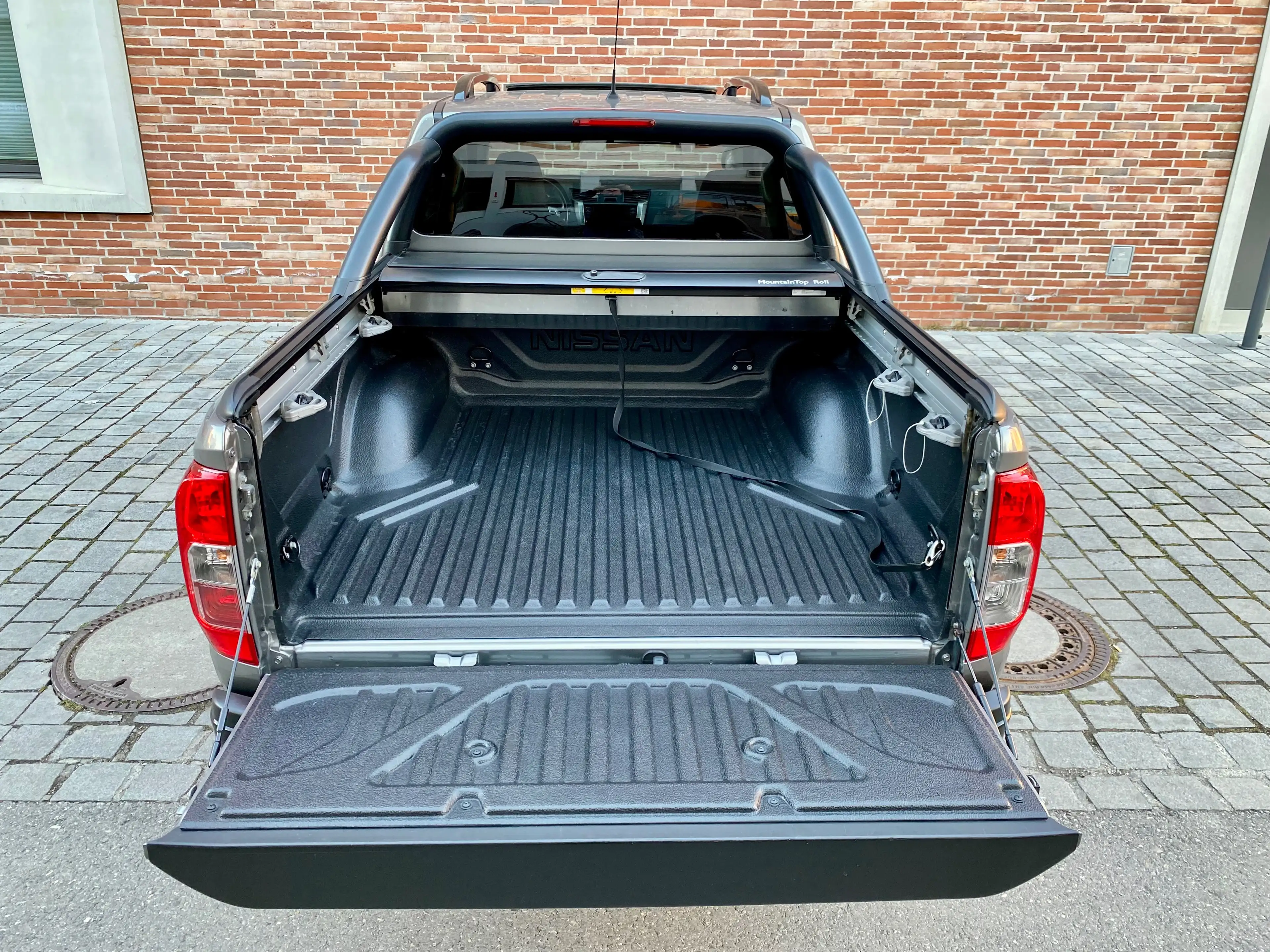 Nissan Navara N-Guard - NUR 54' KM - SONDERMODELL — photo 7