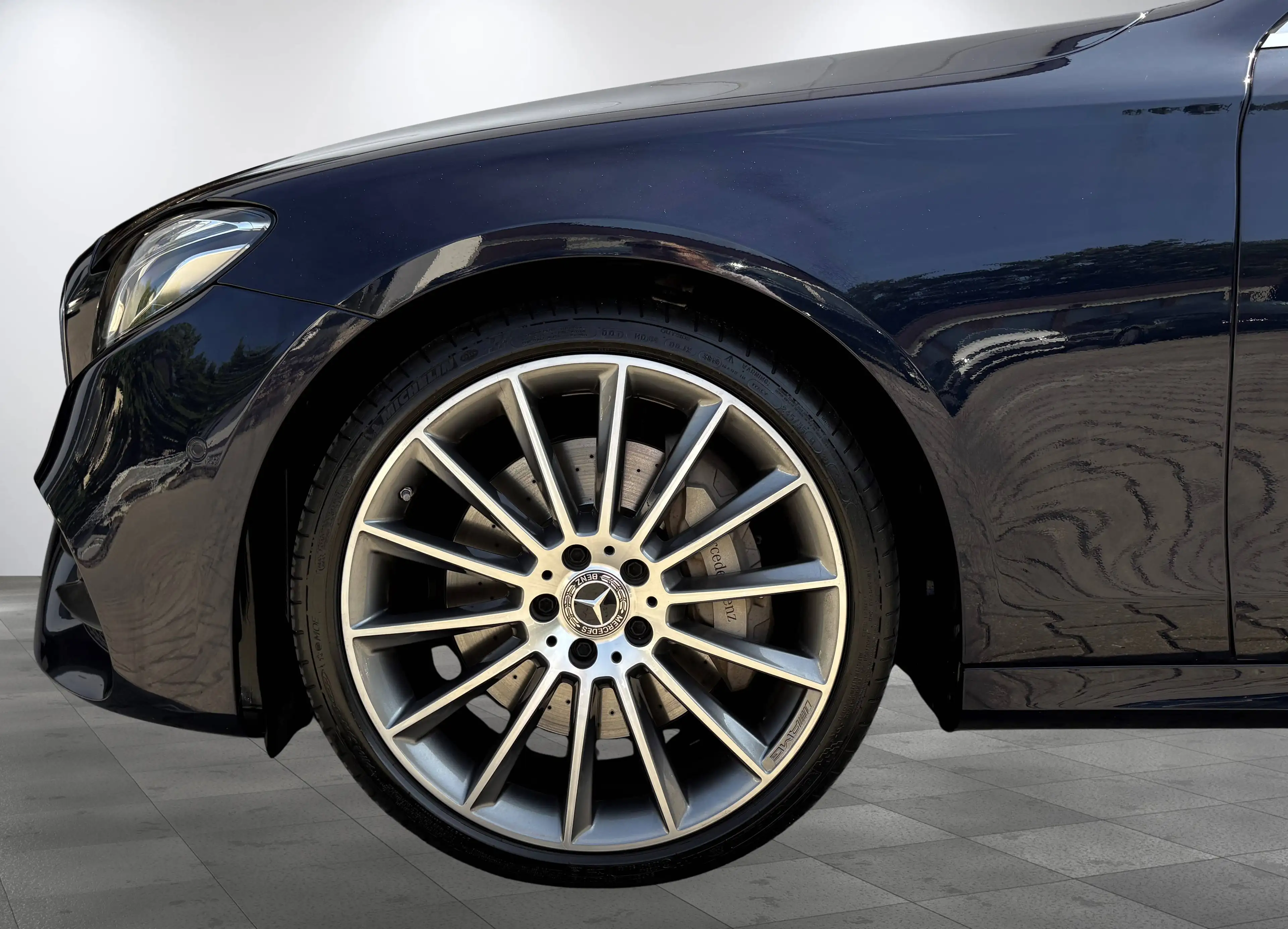 Mercedes-Benz E 350 d AMG 360°Kamera AHK Totwinkel Head-Up Tempomat Navi 20"Alu — photo 4