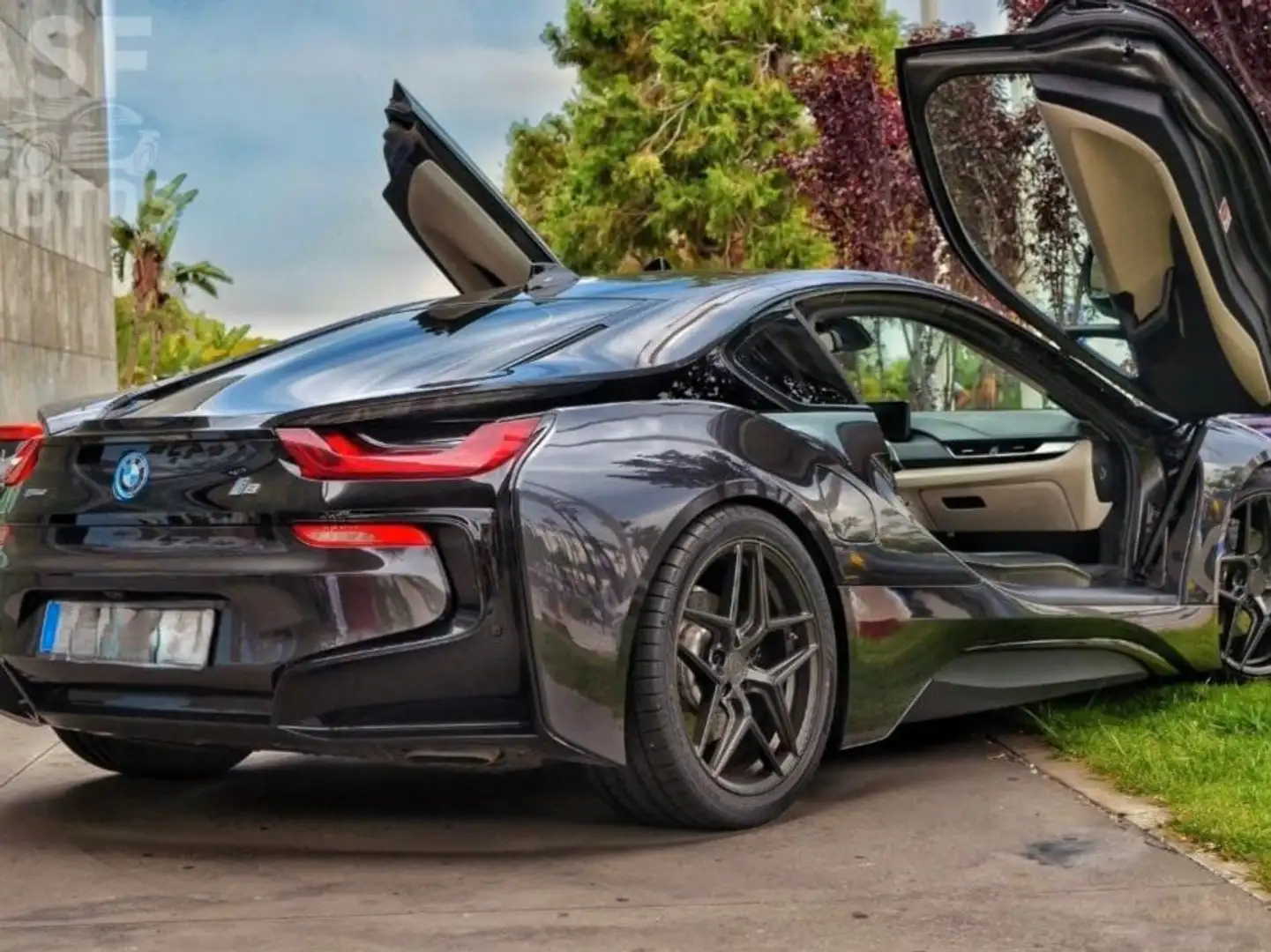 BMW i8 Чорний - 2