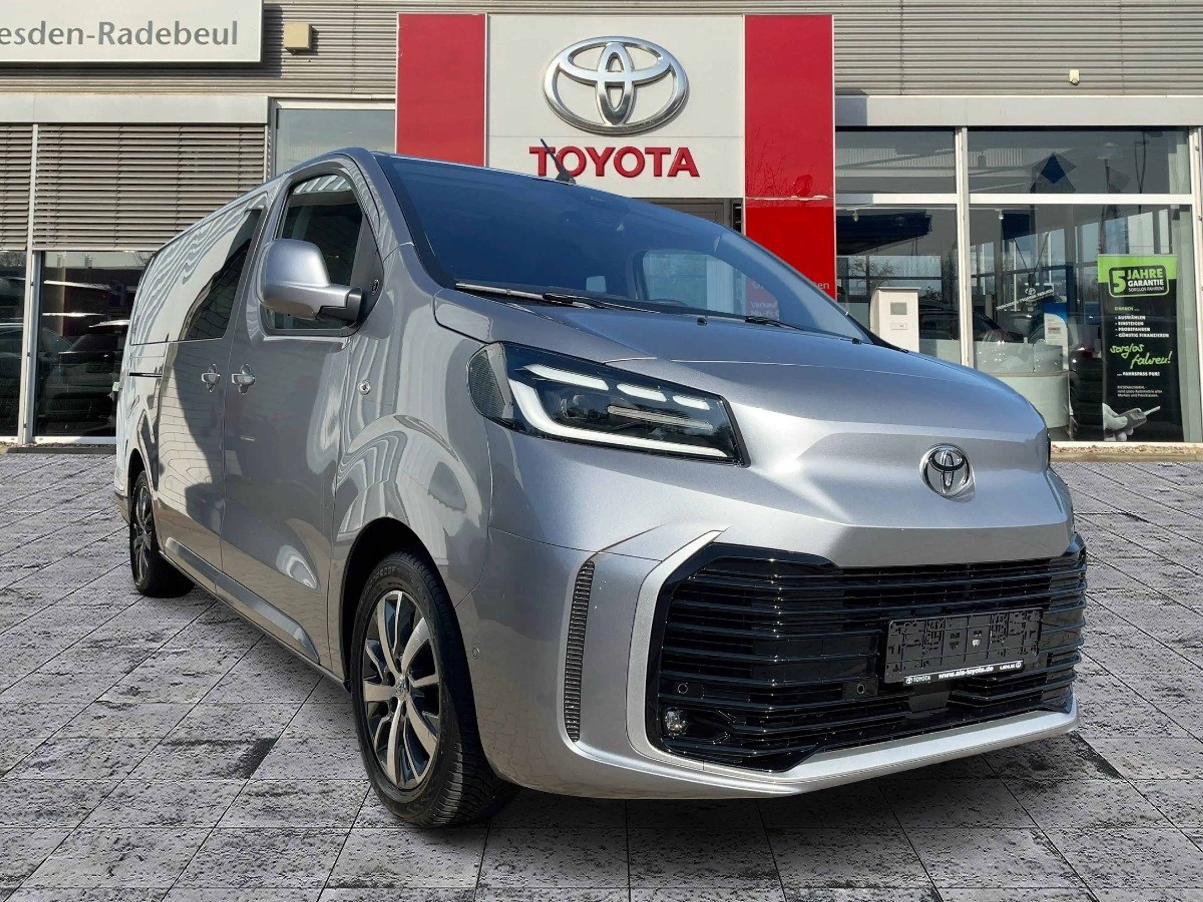 Toyota Proace Verso 2.0 D-4D L2 Team D Navi*ACC*KAM*SHZ — photo 9