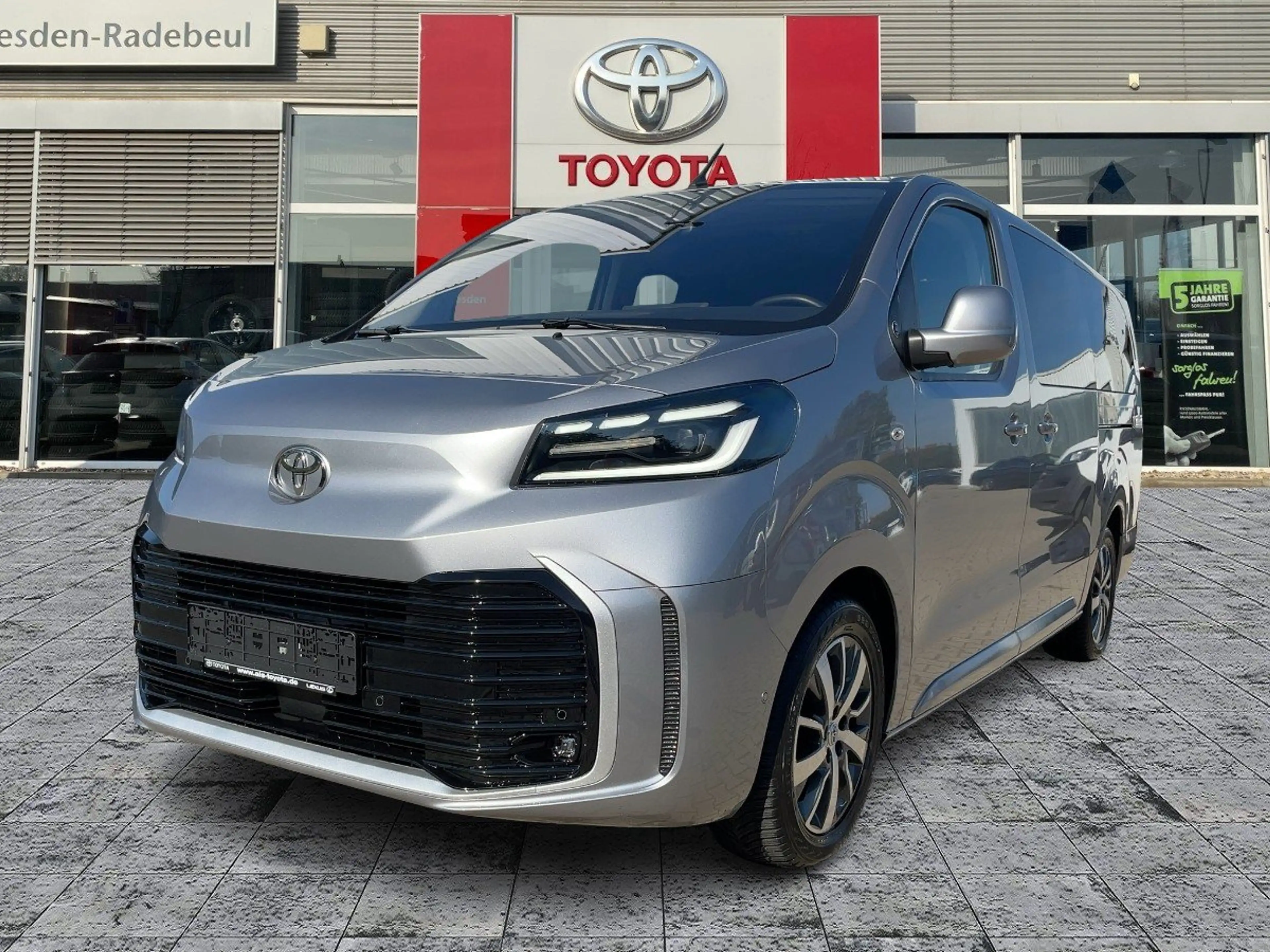 Toyota Proace Verso 2.0 D-4D L2 Team D Navi*ACC*KAM*SHZ — photo 2