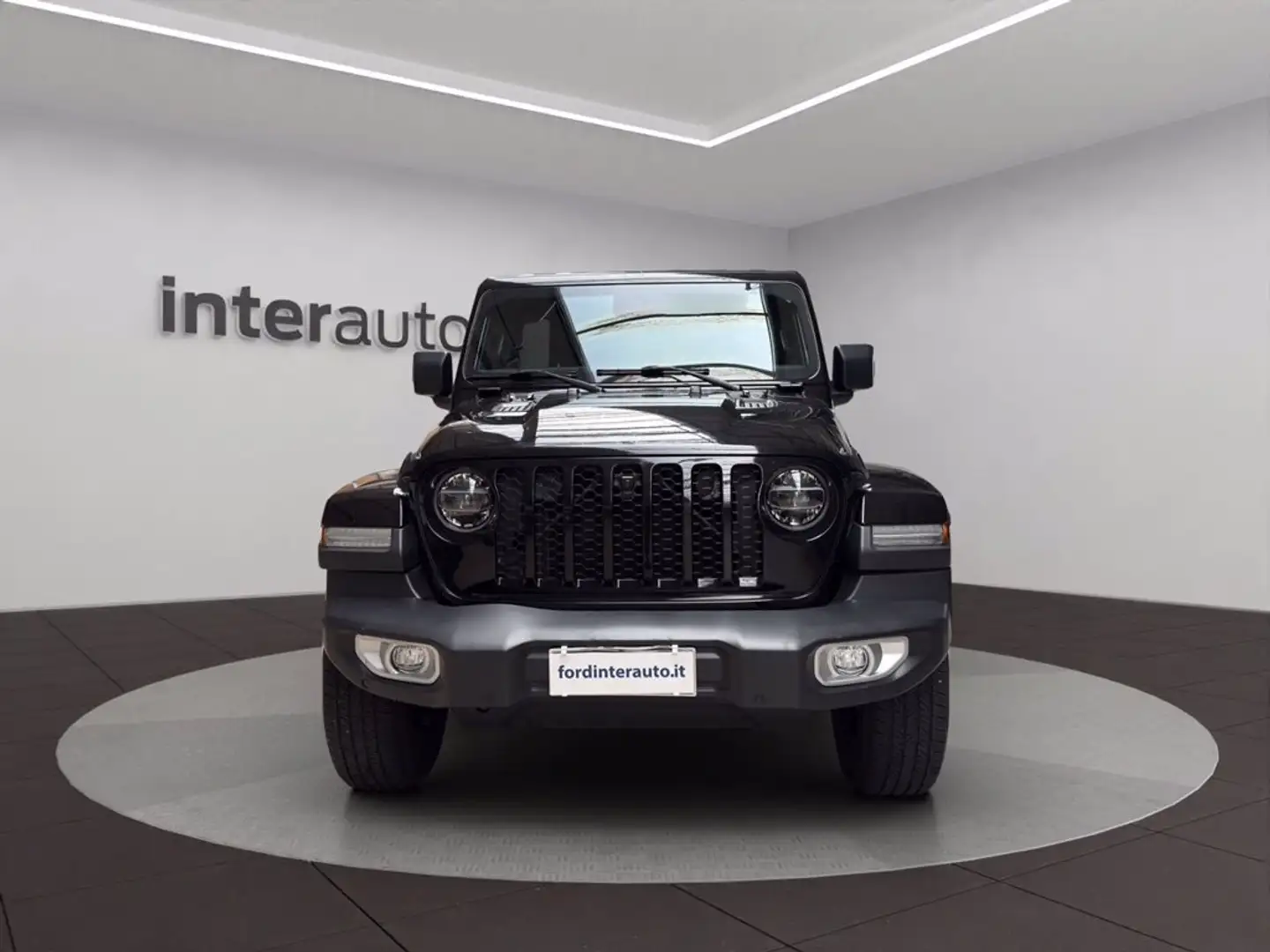 Jeep Wrangler Unlimited 2.0 turbo Sahara auto Чорний - 2