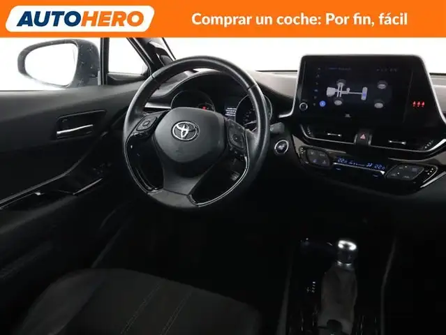Toyota C-HR view 14