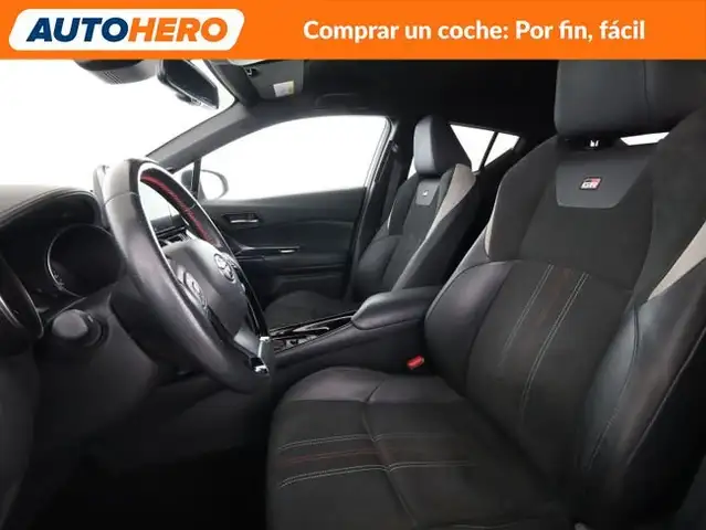 Toyota C-HR view 11