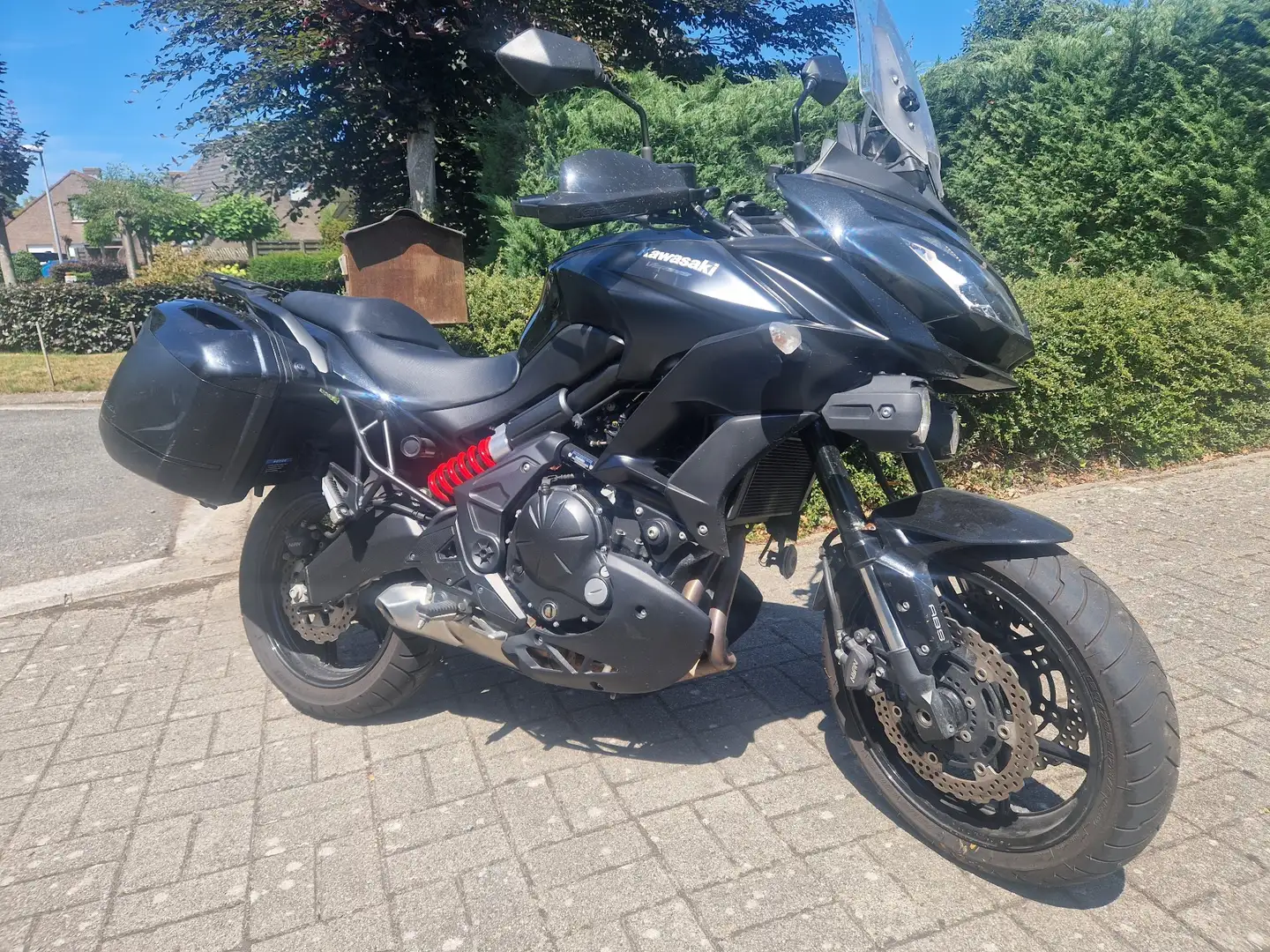 Kawasaki Versys 650 tourer Schwarz - 1