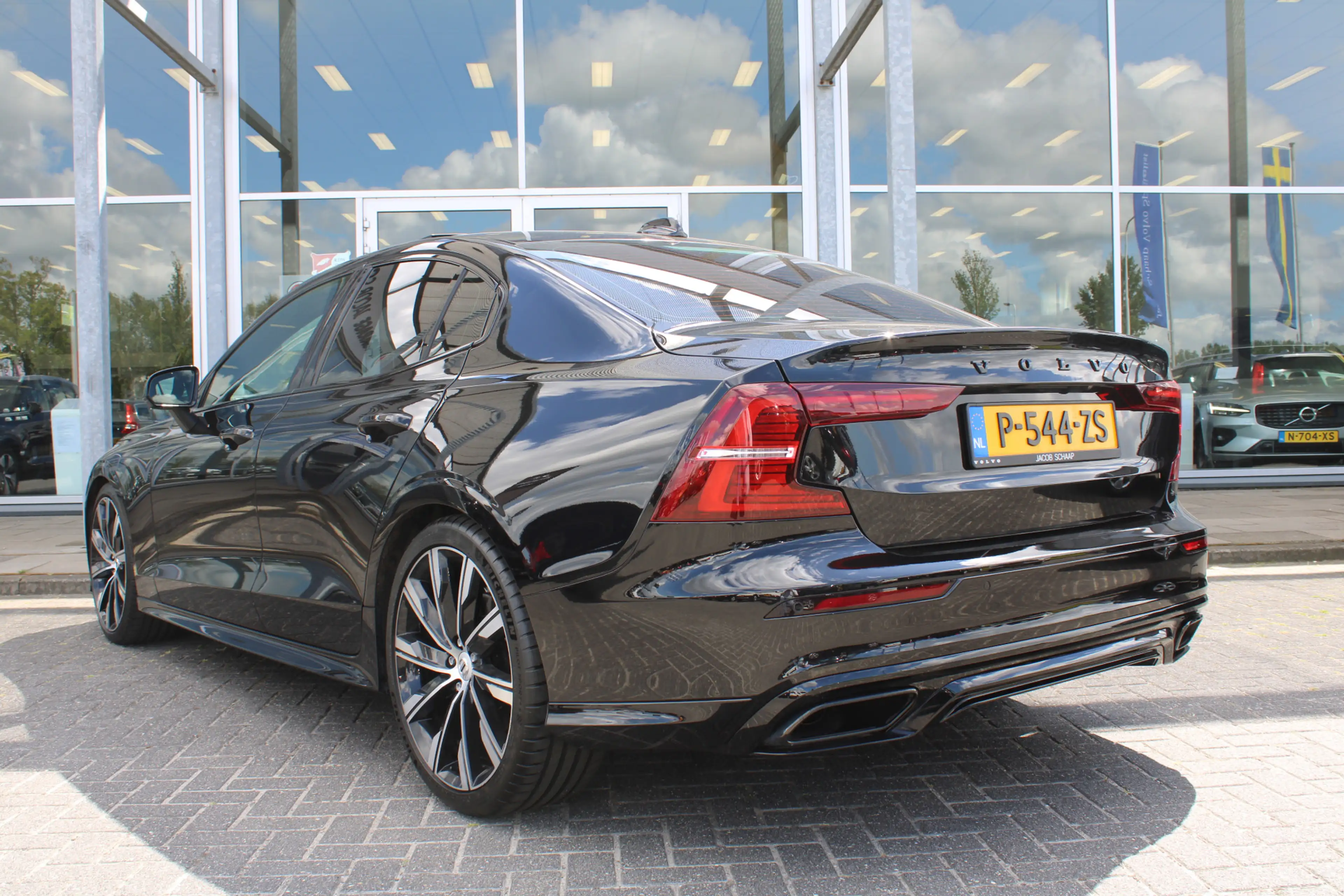Volvo S60 B5 251PK Automaat R-Design | Styling-kit | Adapt. — photo 3