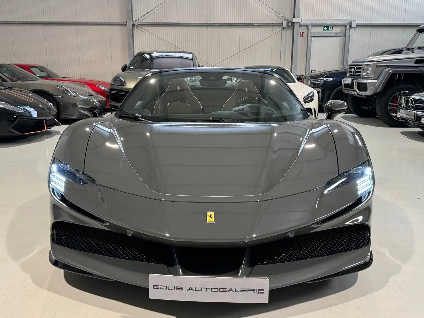 Ferrari SF90 Spider JBL Lift TwoTone Grigio Scuro Carbon Gri - 2