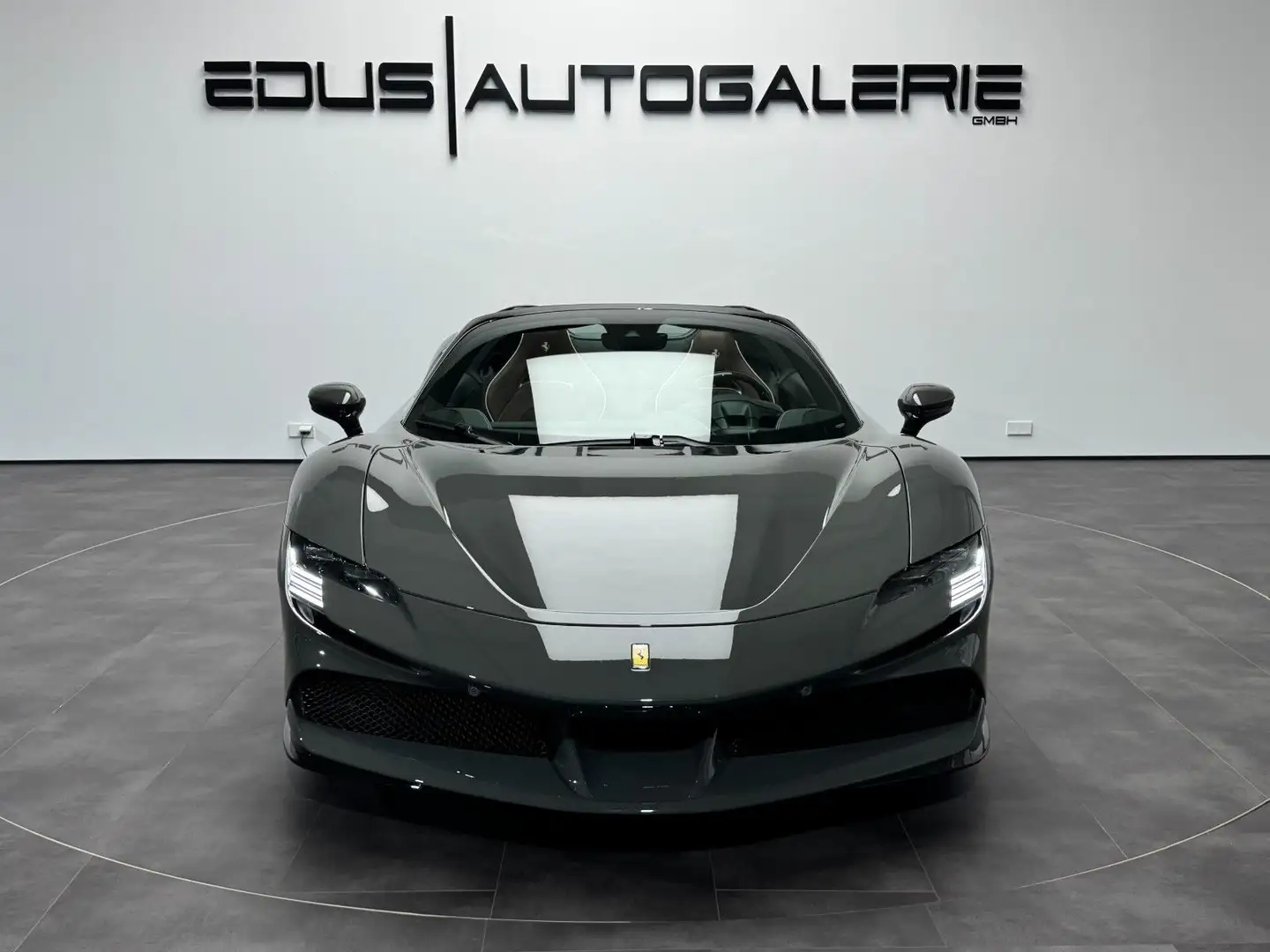 Ferrari SF90 Spider JBL Lift TwoTone Grigio Scuro Carbon Gris - 2