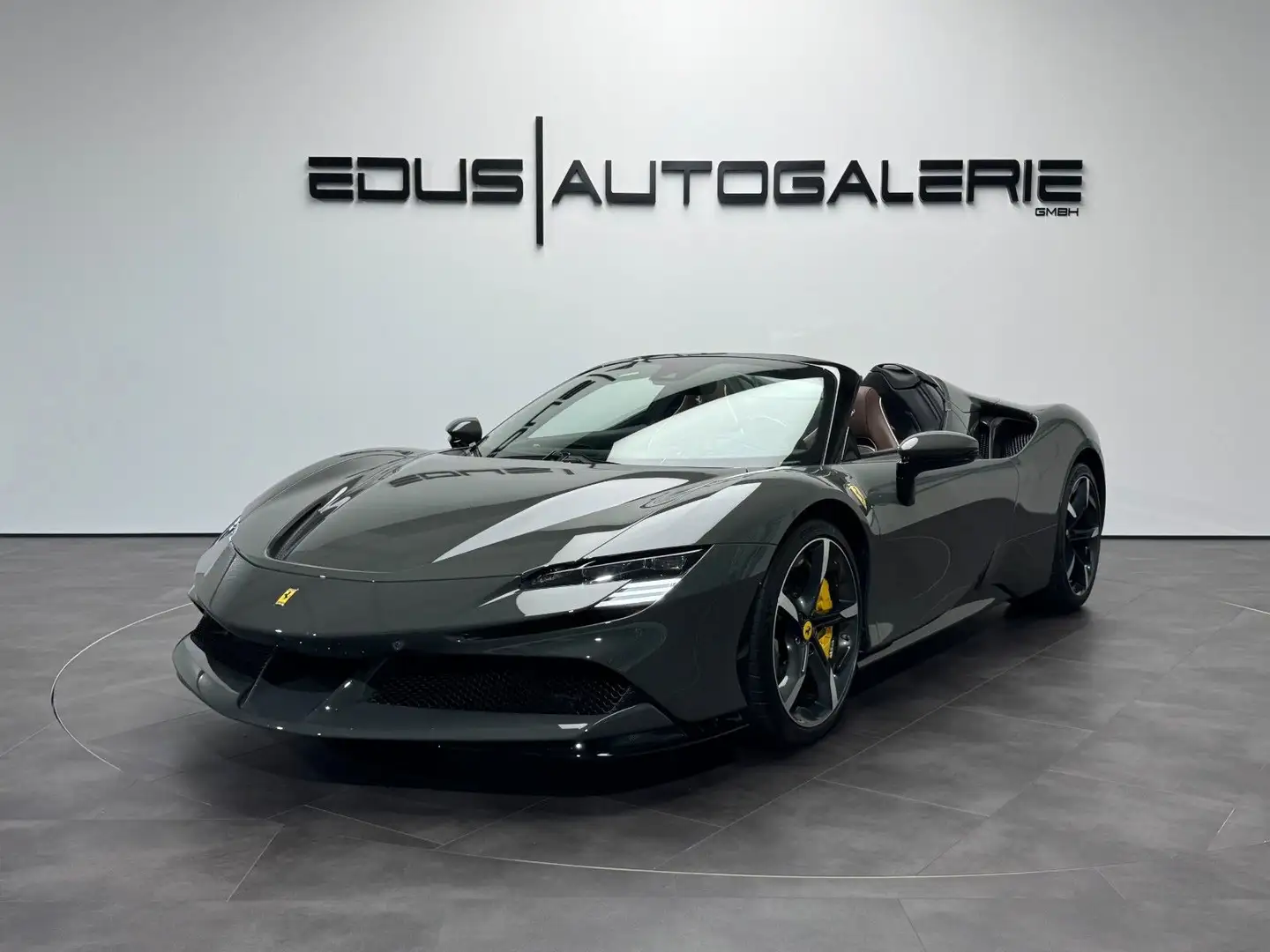 Ferrari SF90 Spider JBL Lift TwoTone Grigio Scuro Carbon Gris - 1