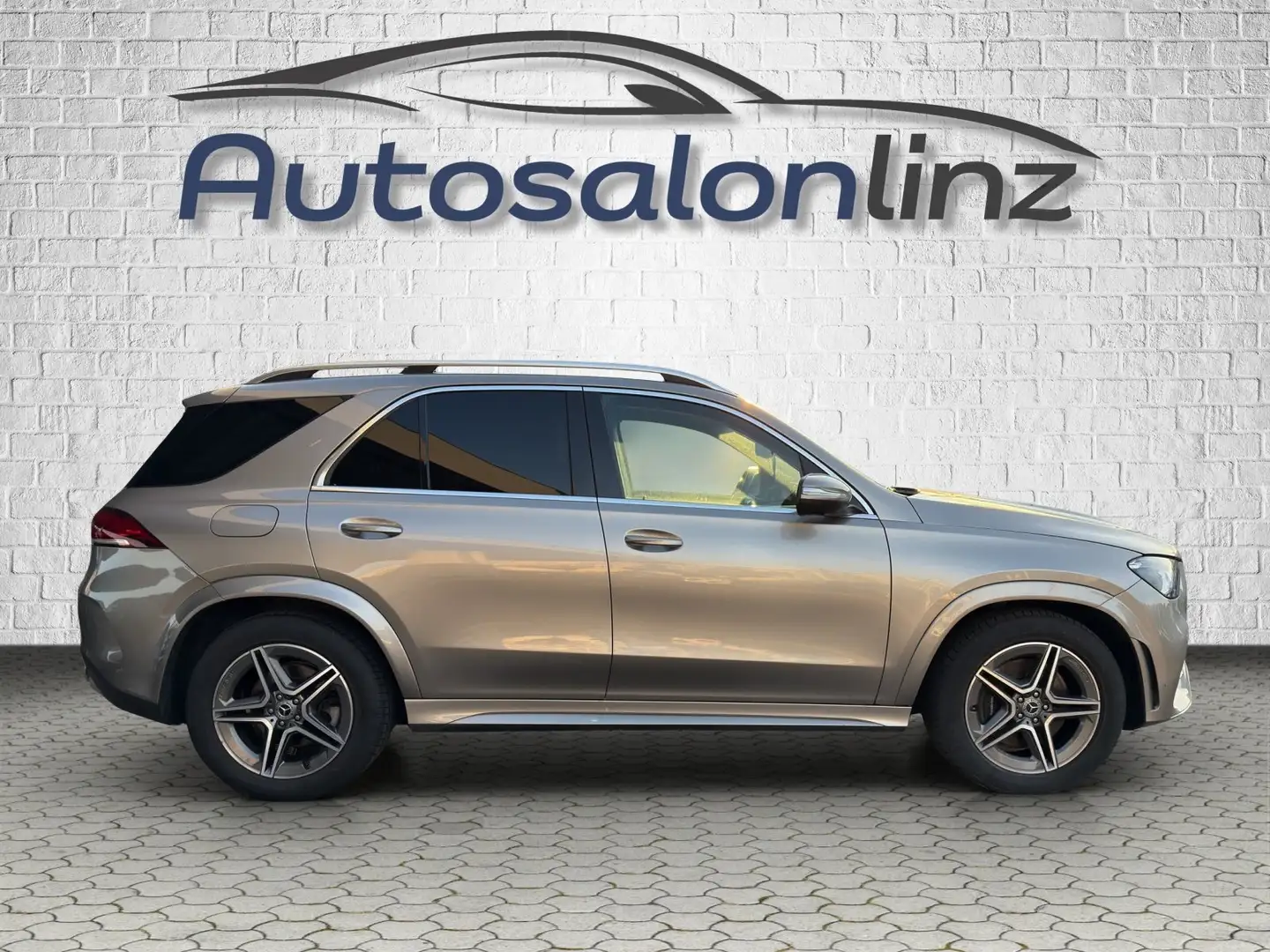 Mercedes-Benz GLE 300 GLE 300 d 4Matic Aut. Silber - 2