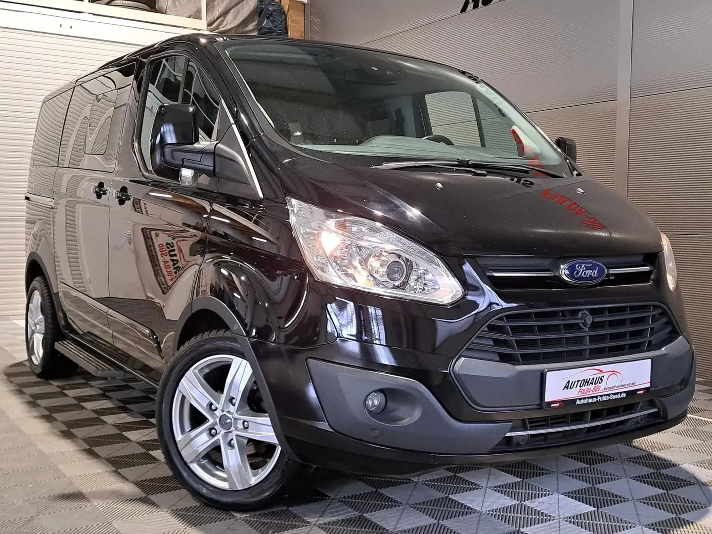 FORD Tourneo