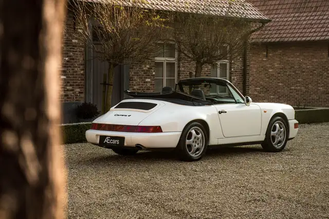 Porsche 911 view 2