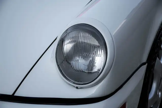 Porsche 911 view 8