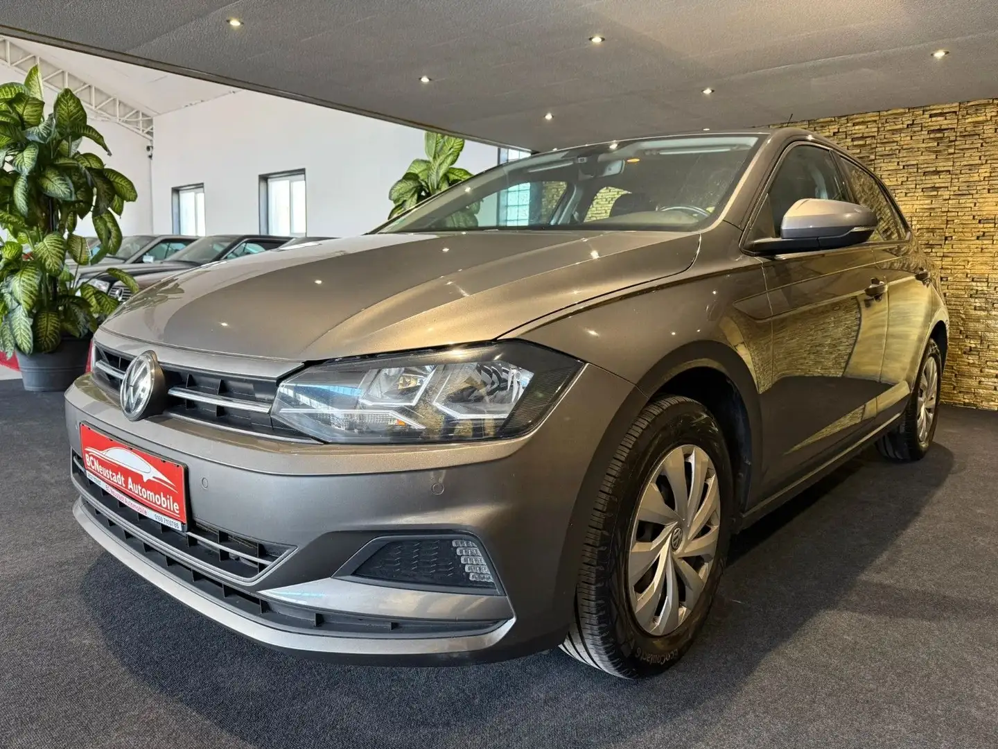 Volkswagen Polo VI Comfortline Grau - 2