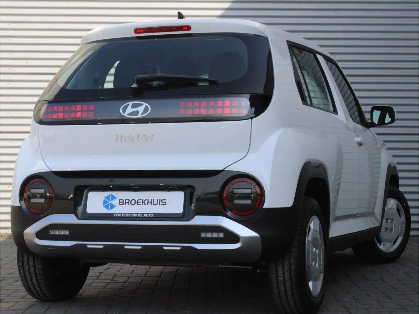 Hyundai Inster E-Motion 42 kWh incl. €1.500,- Voorraad Voordeel! Blanco - 2
