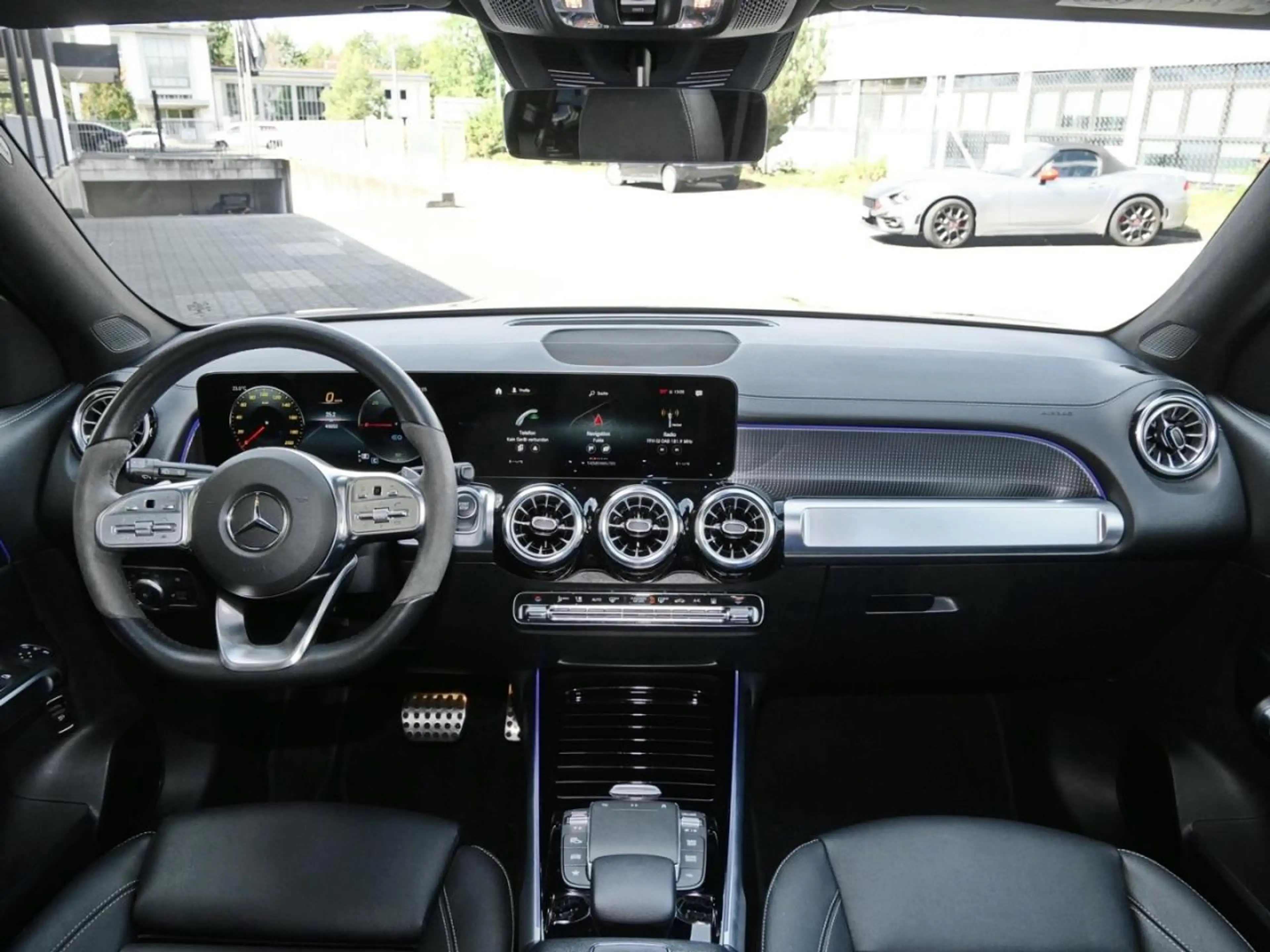 Mercedes-Benz EQB 350 4M AMG Night Panorama Distronic 360° — photo 12