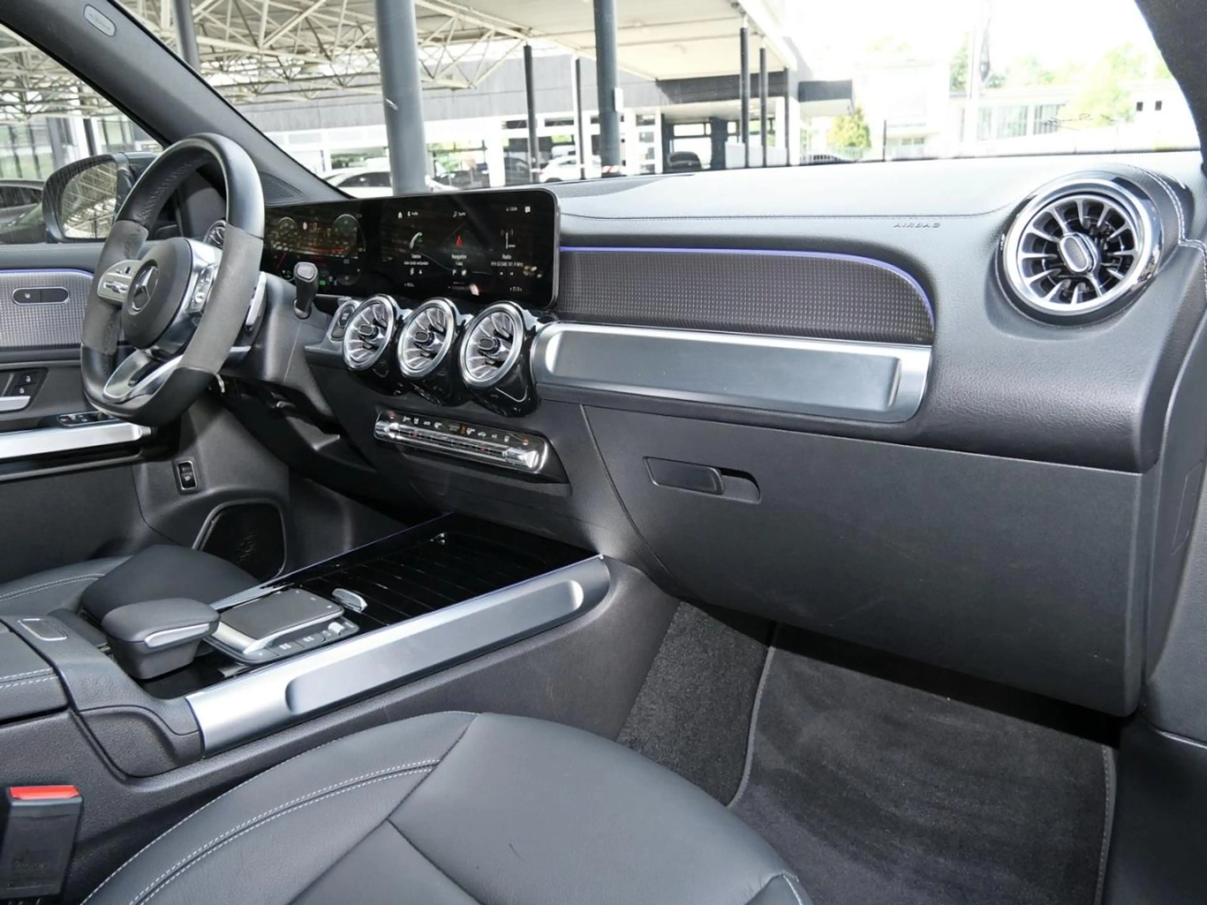 Mercedes-Benz EQB 350 4M AMG Night Panorama Distronic 360° — photo 15