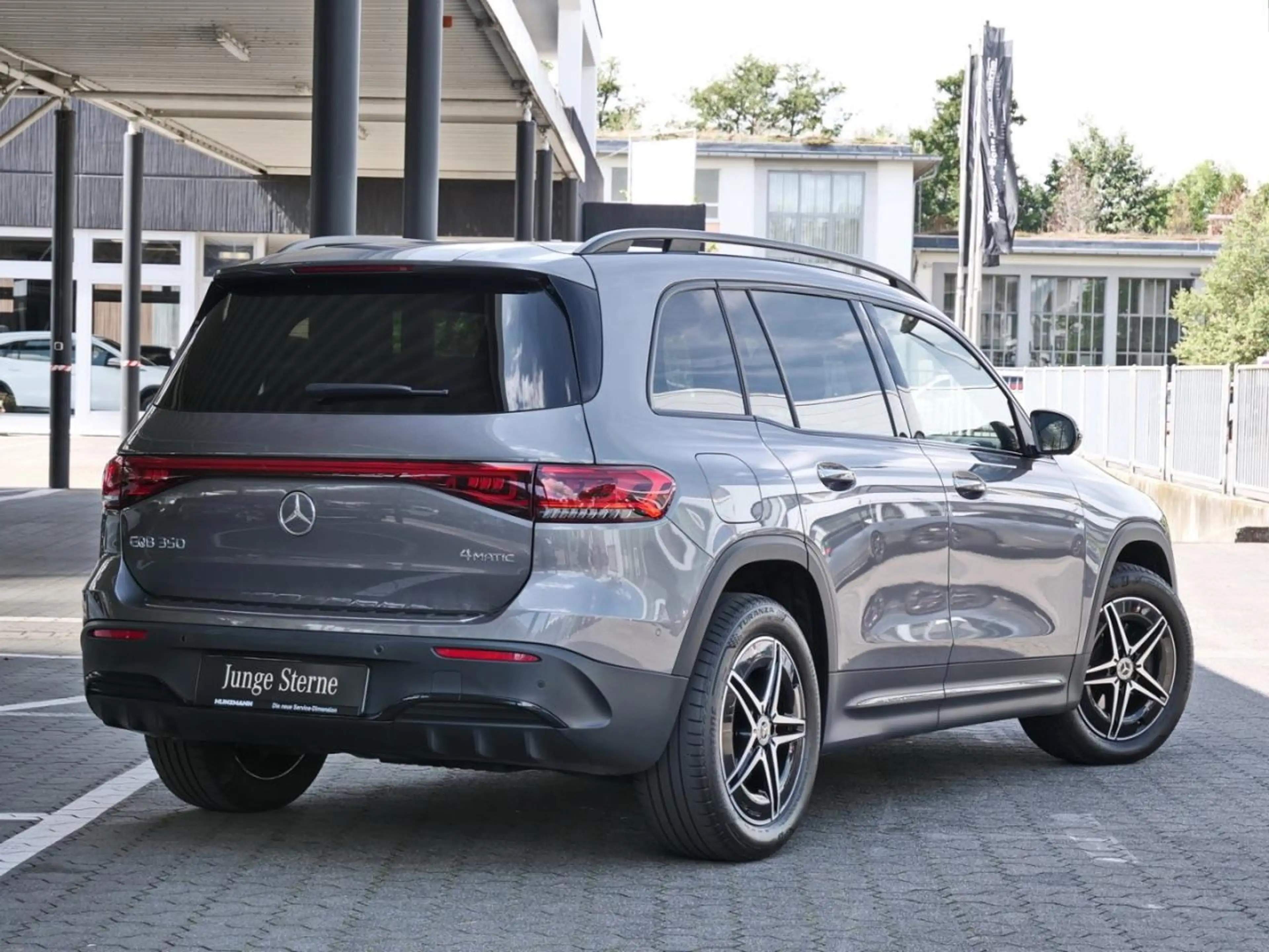 Mercedes-Benz EQB 350 4M AMG Night Panorama Distronic 360° — photo 3