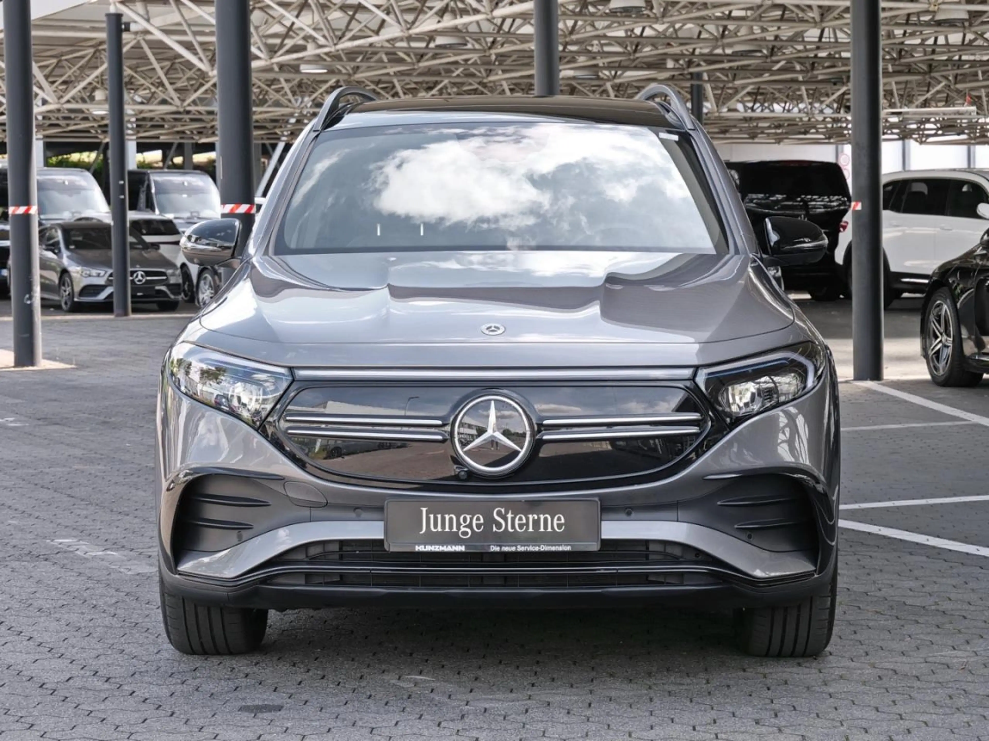 Mercedes-Benz EQB 350 4M AMG Night Panorama Distronic 360° — photo 2