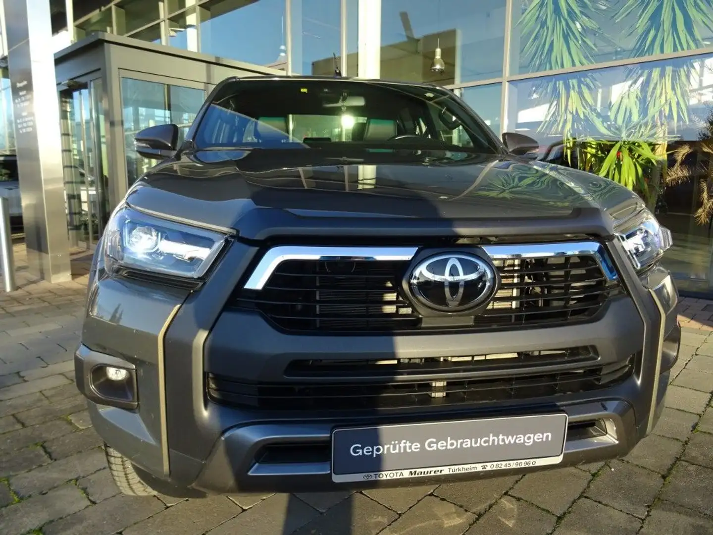 Toyota Hilux 4x4 Double Cab Autm. Invincible Stanheizung AT Gold - 2